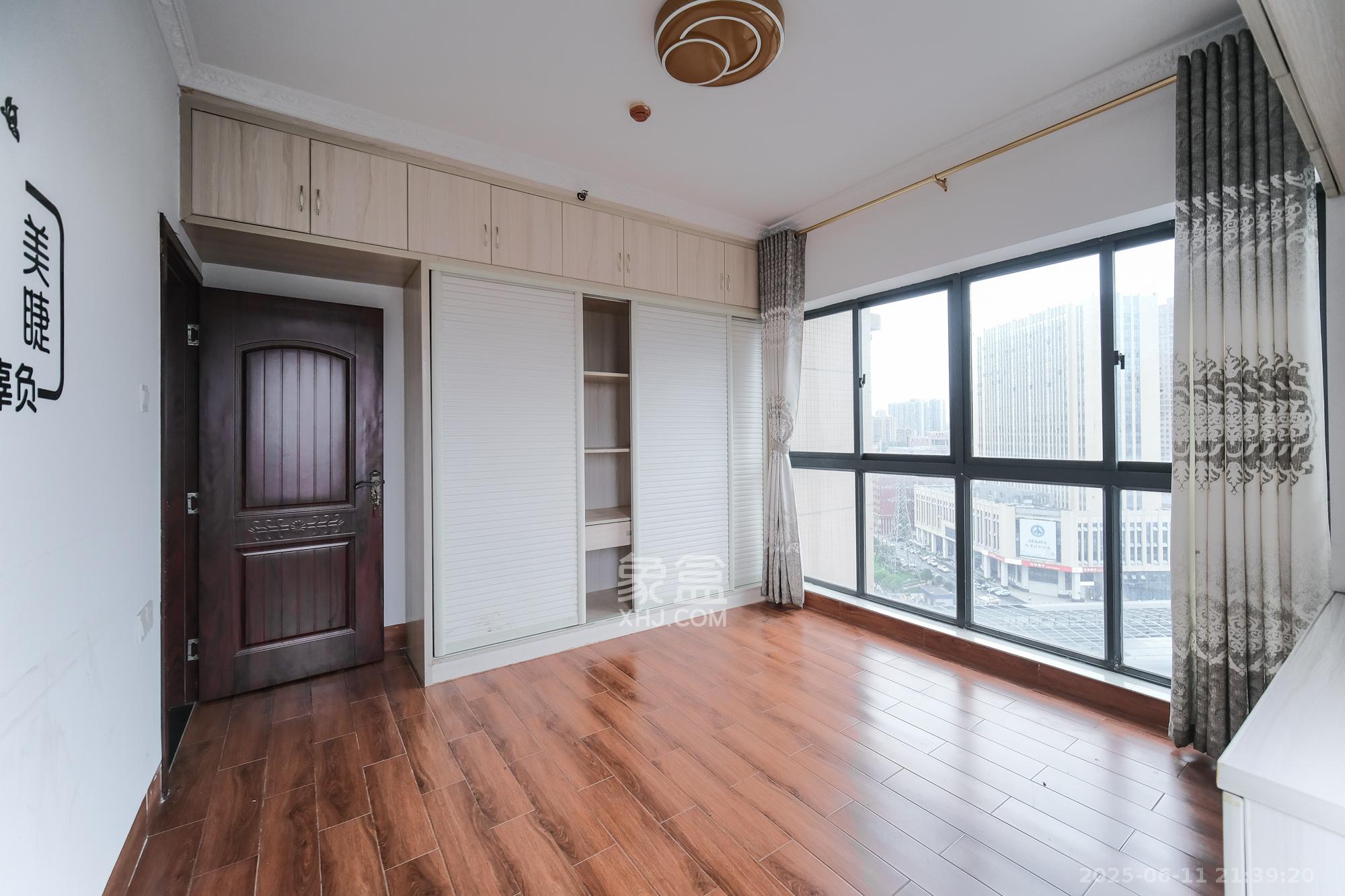 山水湾 3室2厅1卫 67.0万 山水湾 3室2厅1卫 67.0万卧室