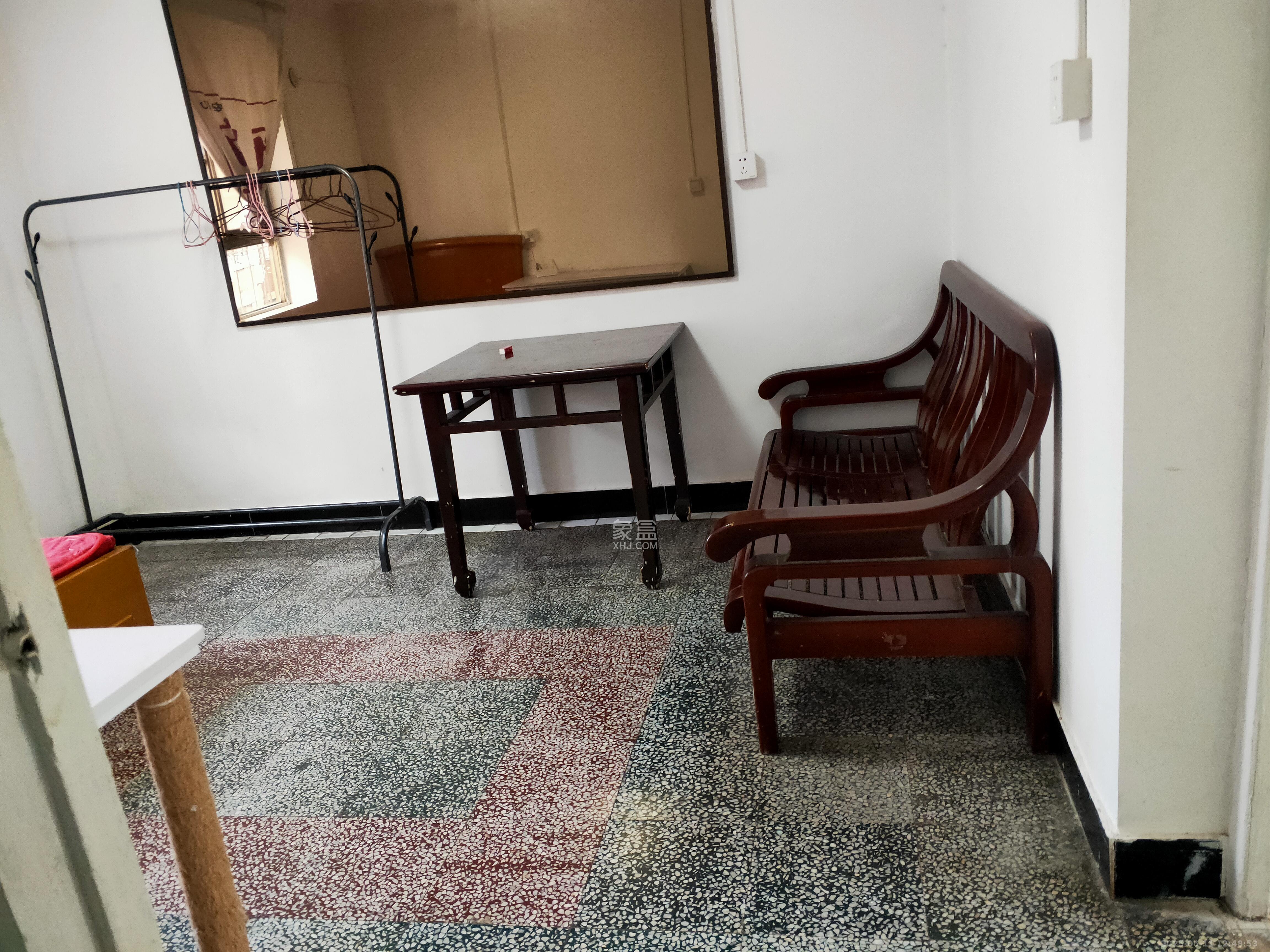 朝阳一、二村 1室1厅1卫 1300.0元/月 朝阳一、二村 1室1厅1卫 1300.0元/月室内图