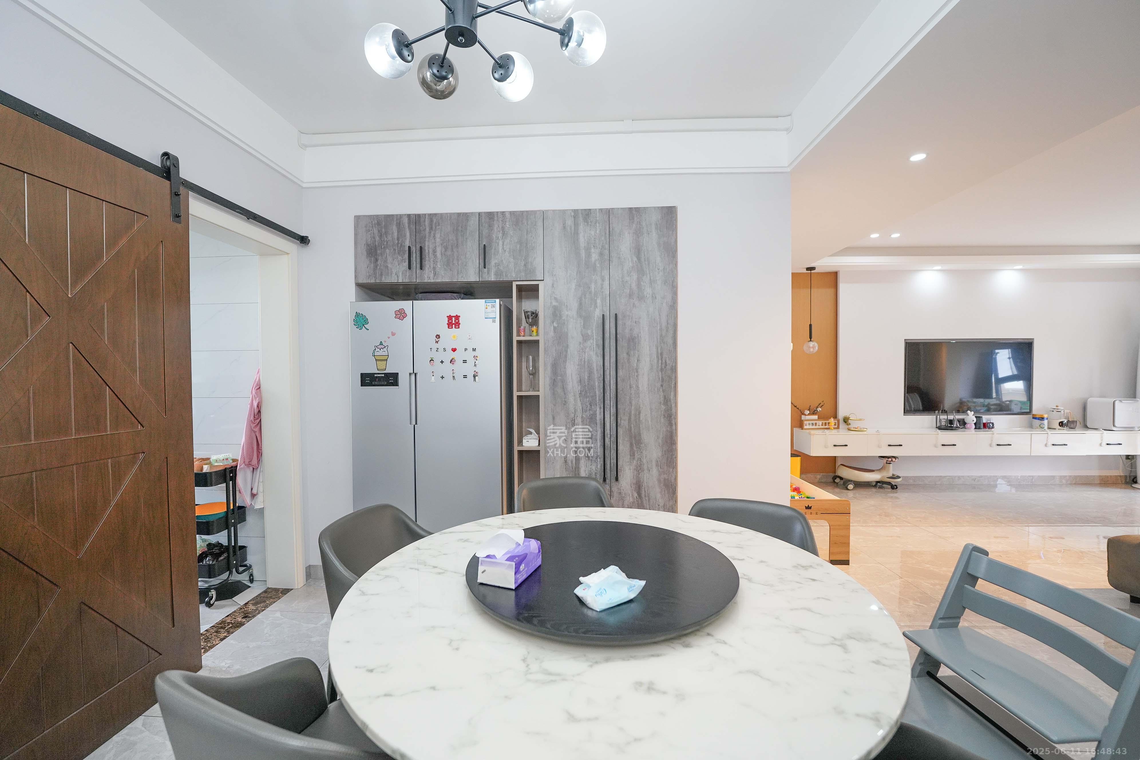 和美星城 3室1厅1卫 115.0万 和美星城 3室1厅1卫 115.0万客厅