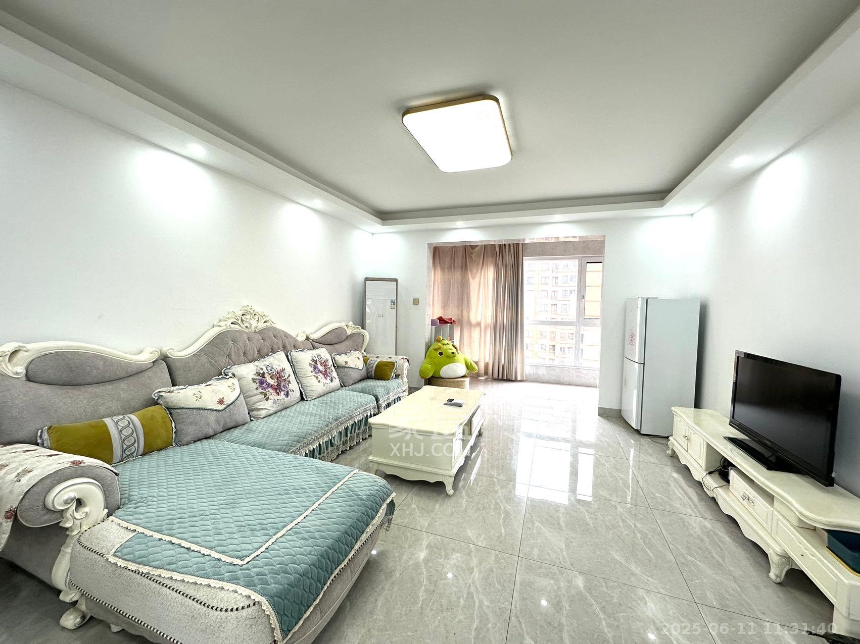 五矿万境水岸 3室2厅2卫 69.8万 五矿万境水岸 3室2厅2卫 69.8万客厅