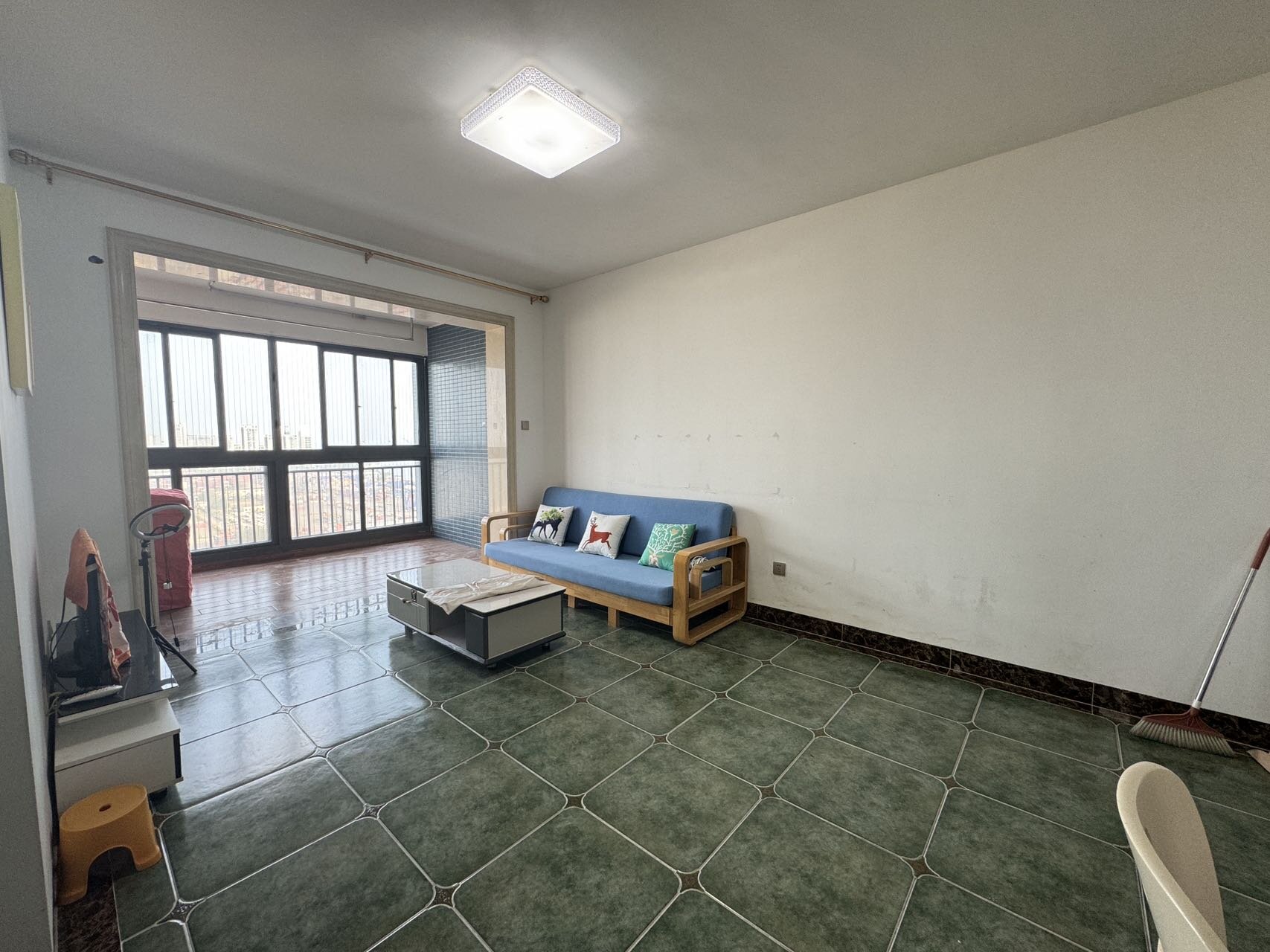 环强御景湾  1室2厅1卫   2300.00元/月室内图