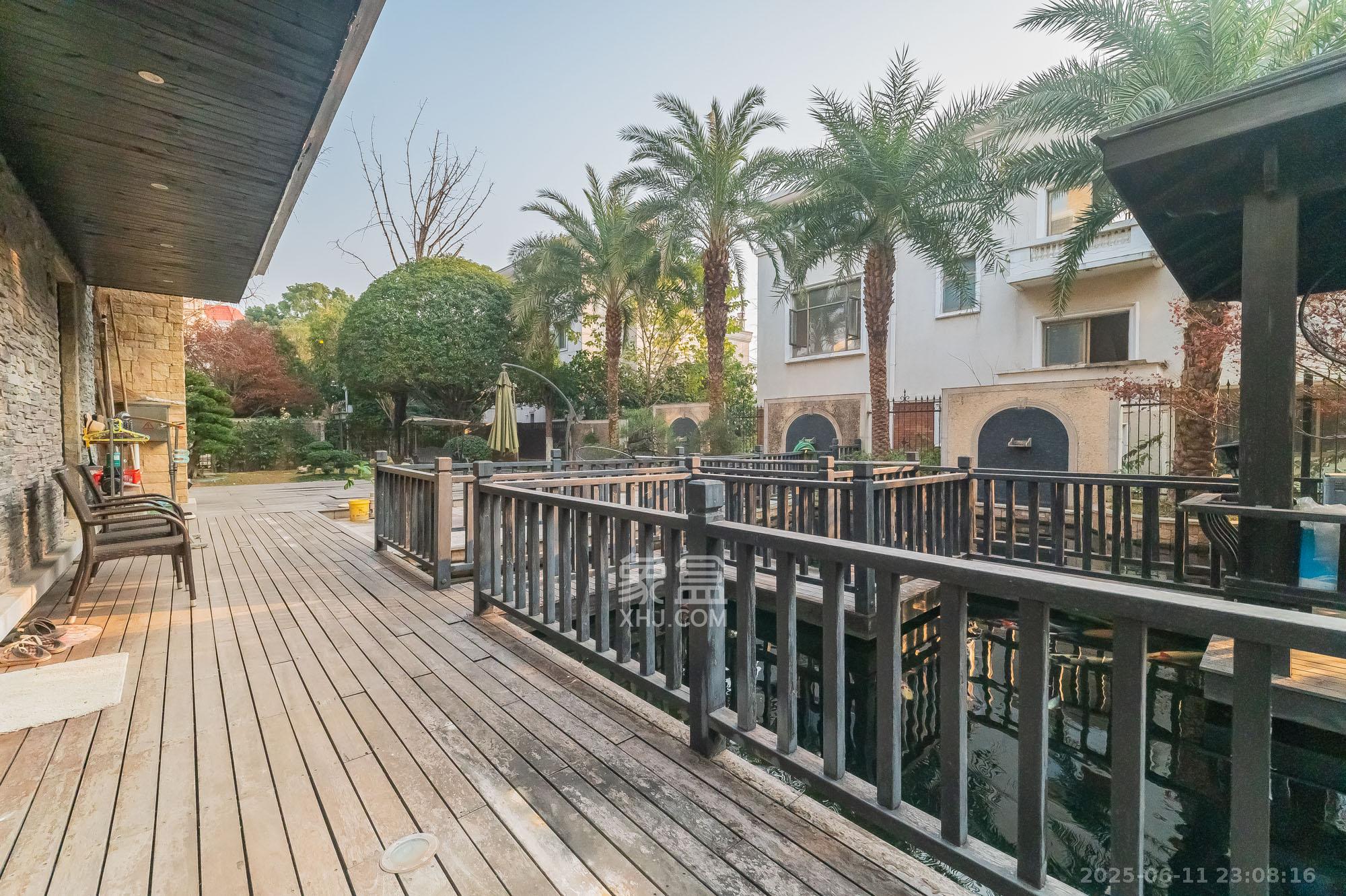 碧桂园威尼斯城 8室2厅6卫 1268.98万 碧桂园威尼斯城 8室2厅6卫 1268.98万其他