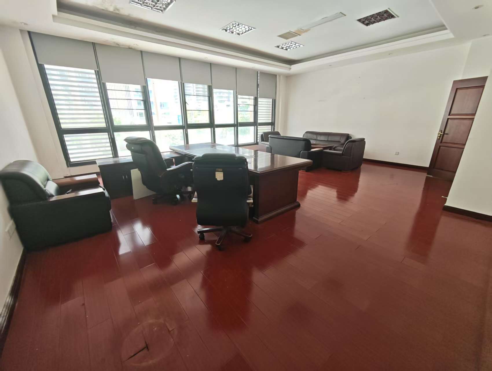 环强御景湾   558.0㎡     33500.00元/月