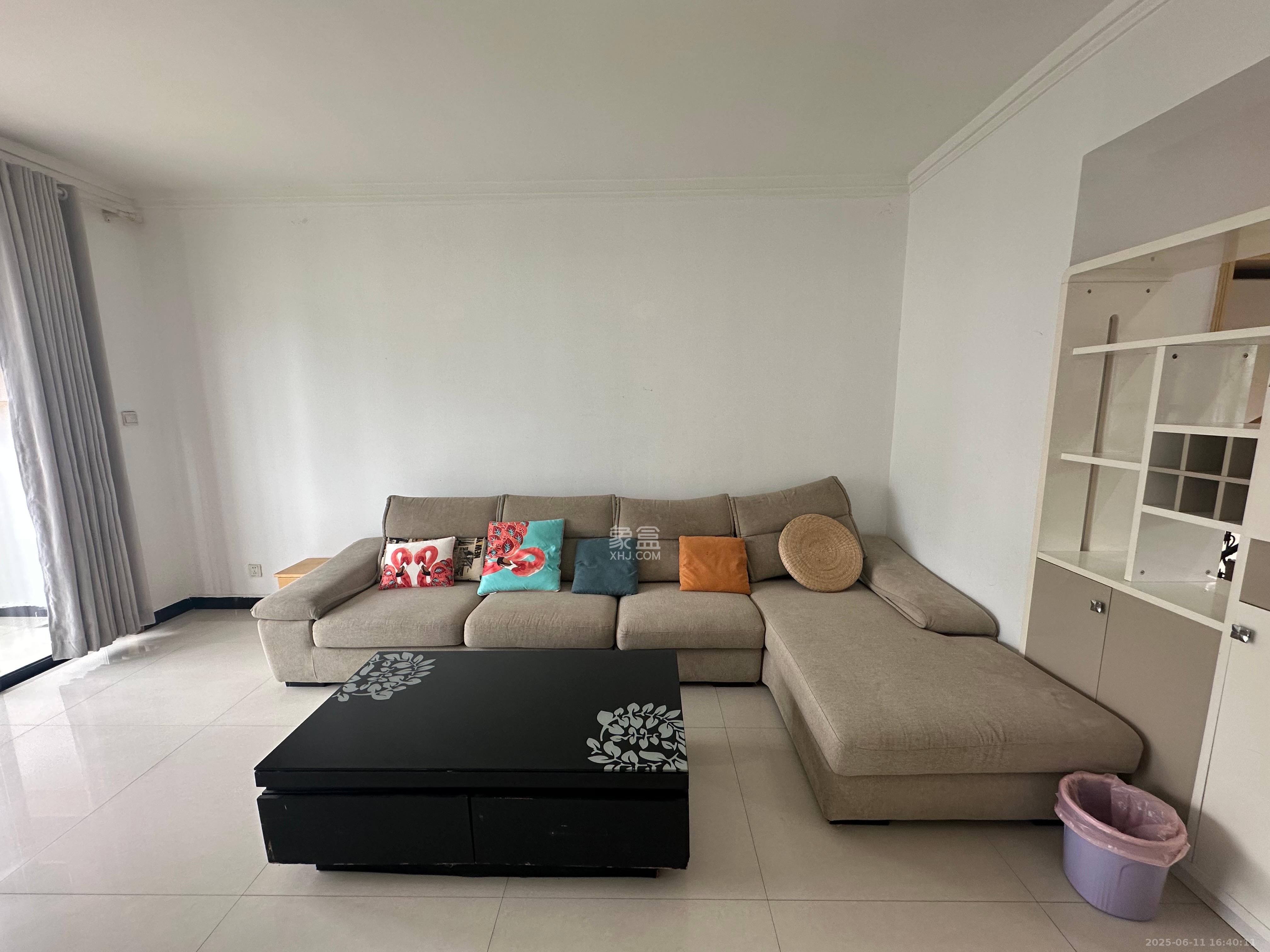 鹏基诺亚山林  3室2厅2卫    2200.0元/月室内图