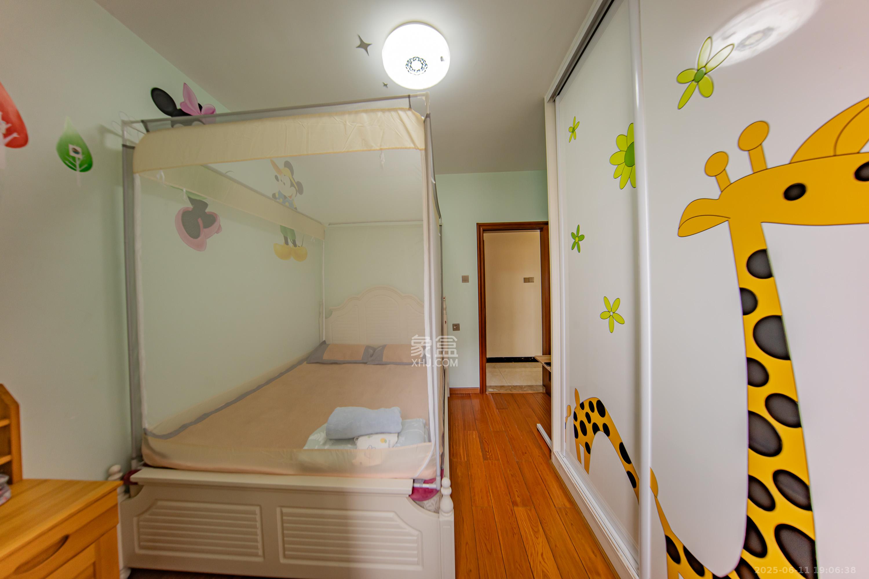 中建麓山和苑  3室2厅2卫    75.0万 中建麓山和苑  3室2厅2卫    75.0万卧室