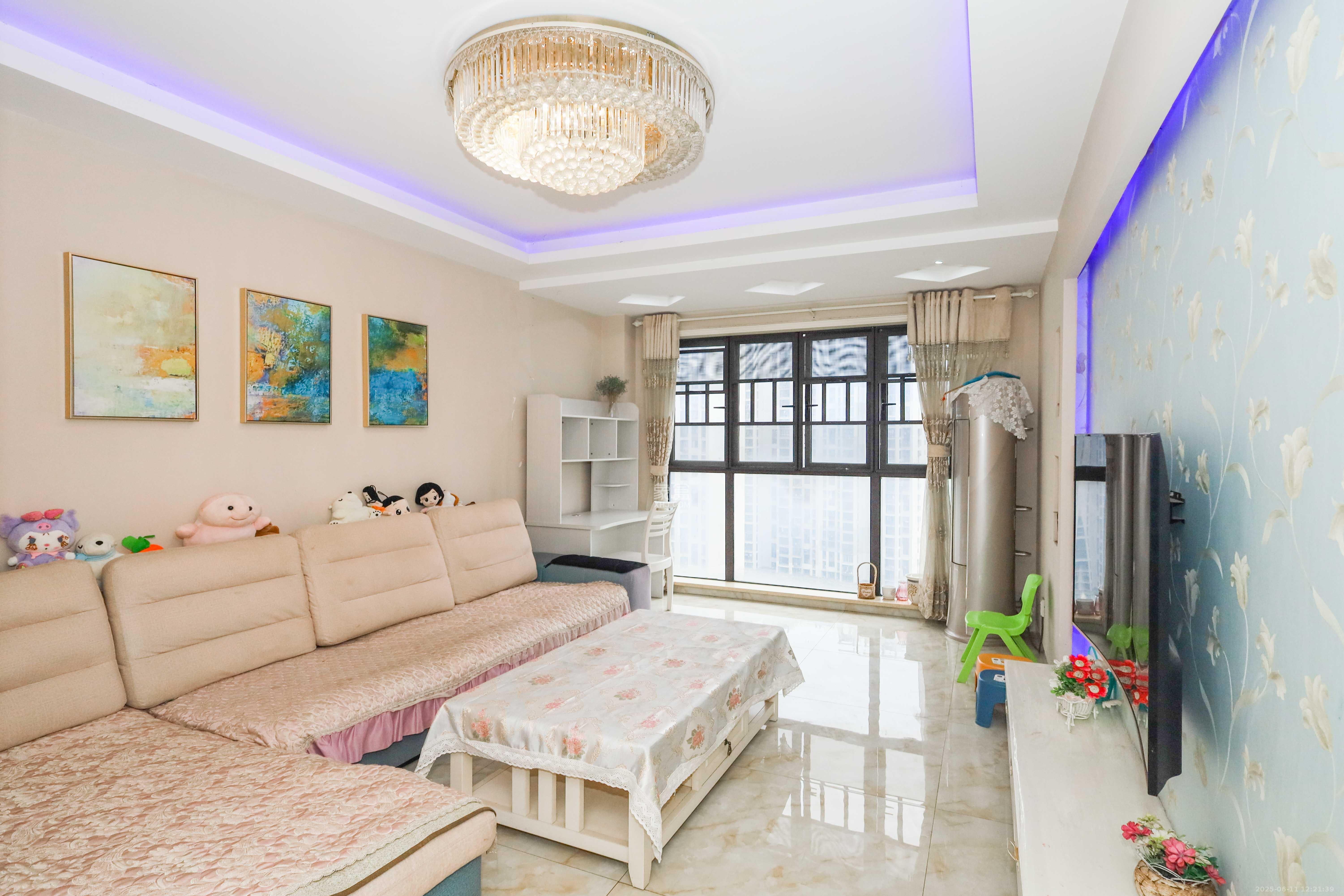 梅溪鑫苑名家  3室2厅1卫    99.8万 梅溪鑫苑名家  3室2厅1卫    99.8万客厅