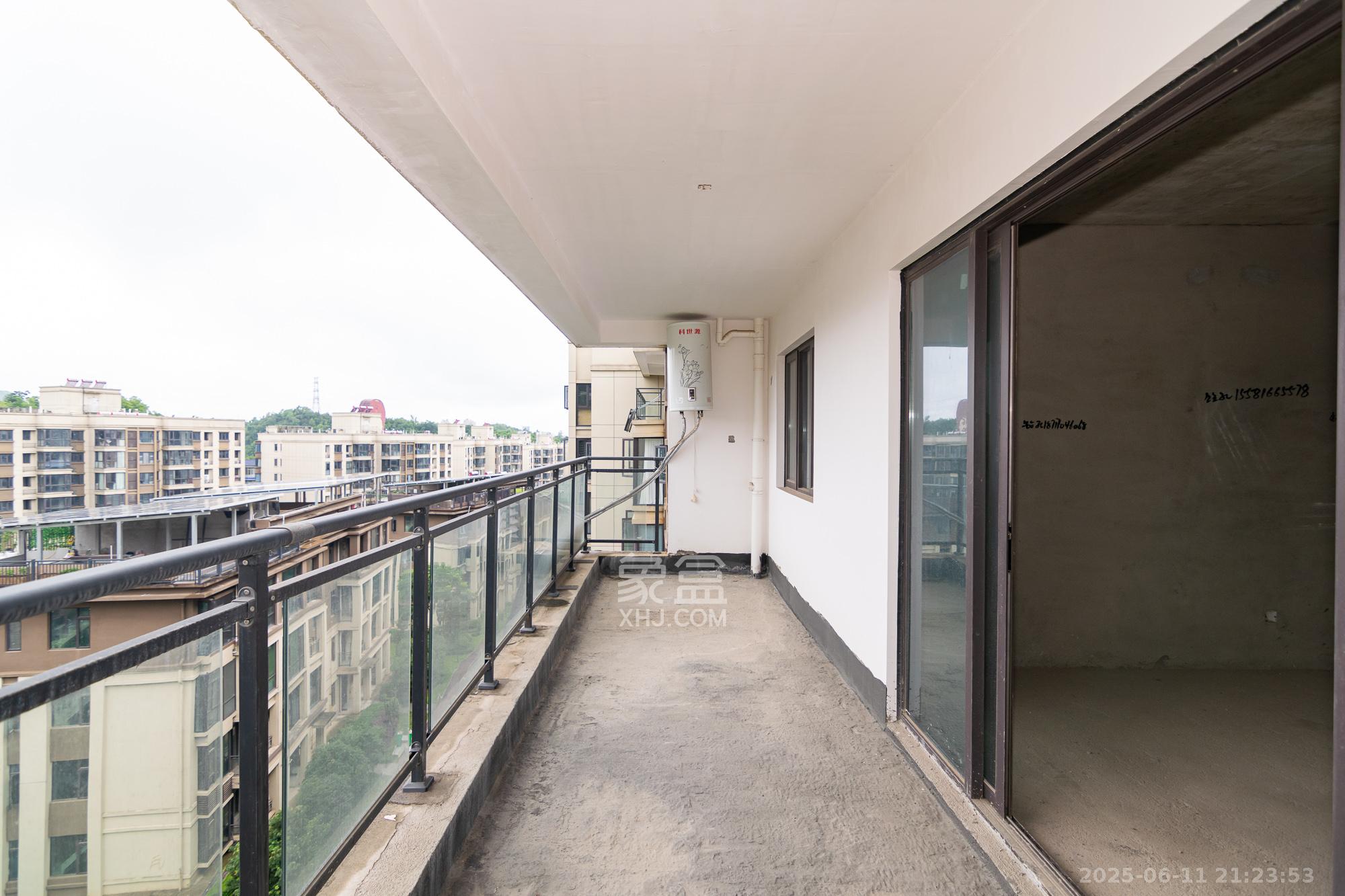 润和谷山郡(悦禧山庄水榭花都)  5室2厅3卫    139.0万 润和谷山郡(悦禧山庄水榭花都)  5室2厅3卫    139.0万阳台