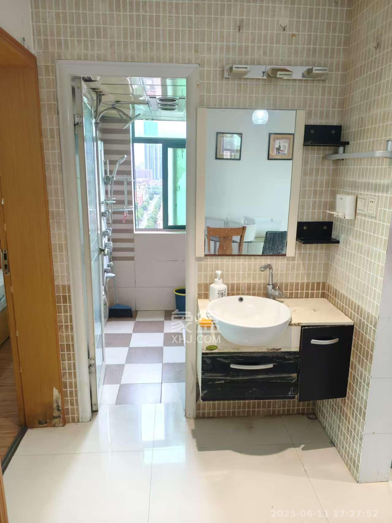 高桥财富大厦  2室2厅1卫   2200.00元/月室内图