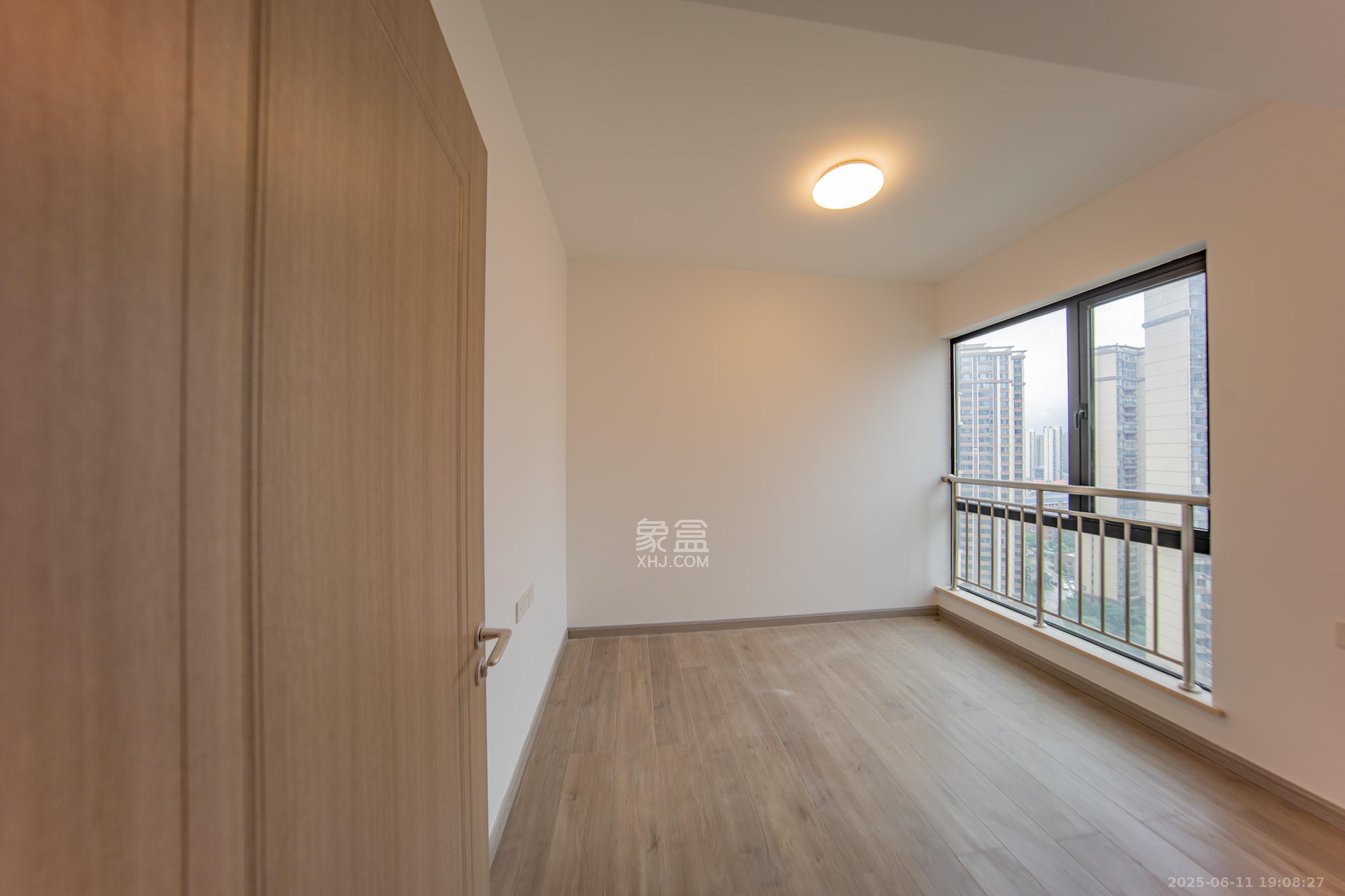 建投象山国际  3室2厅2卫   142.80万卧室