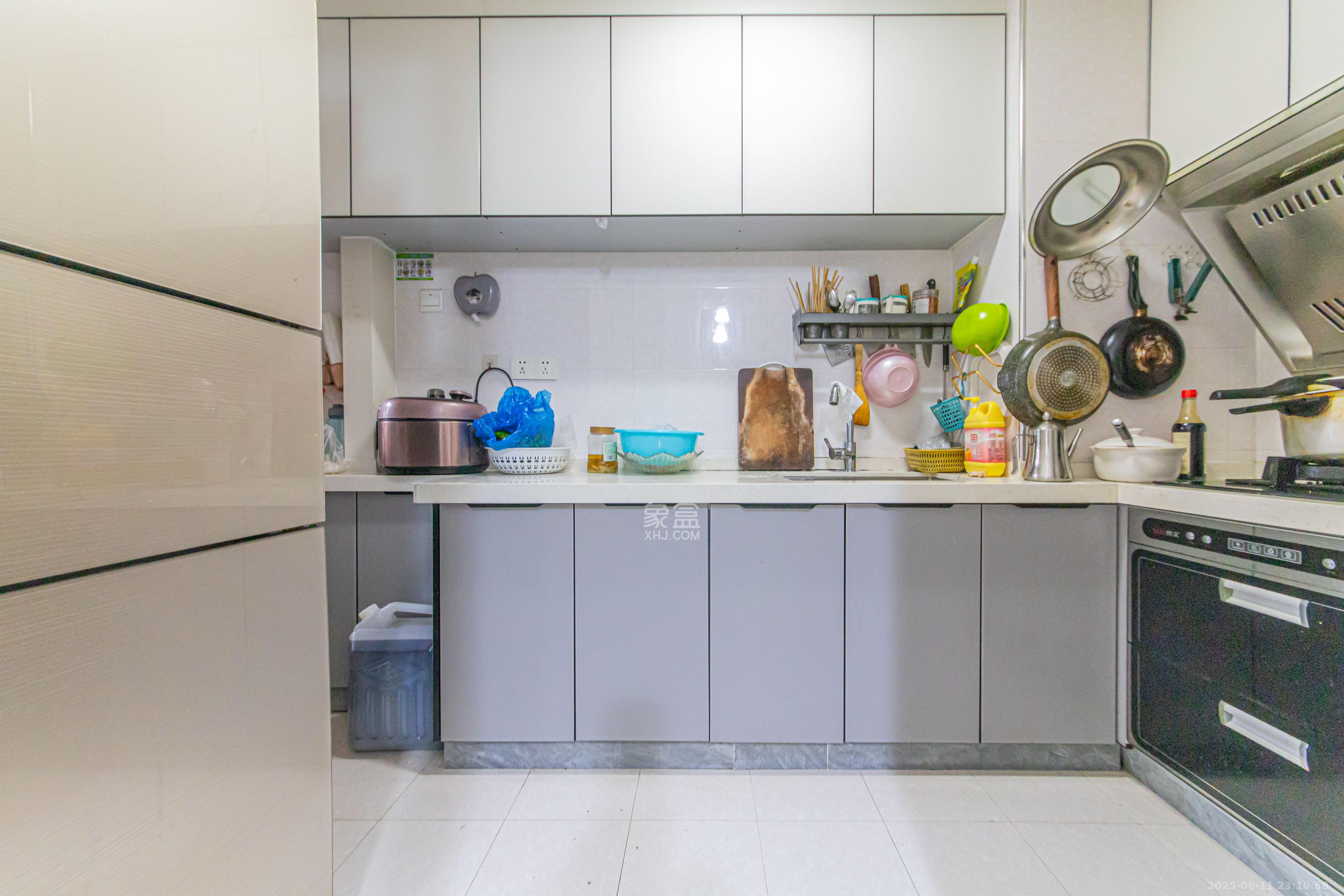 中信文化广场(中信新城二期) 2室2厅1卫 57.0万 中信文化广场(中信新城二期) 2室2厅1卫 57.0万厨房