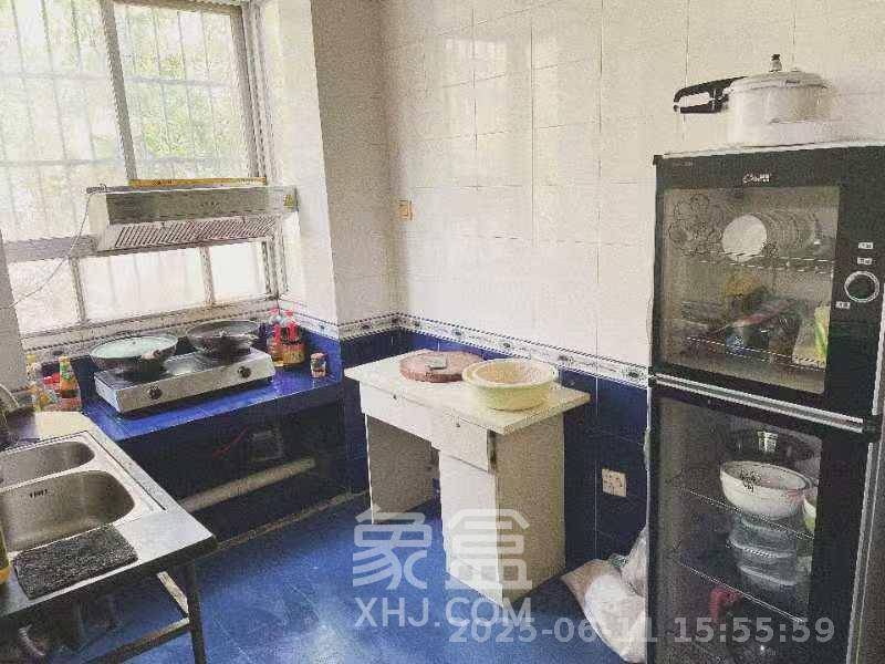 木材厂宿舍（南湖医院对面）  1室2厅1卫   1800.00元/月