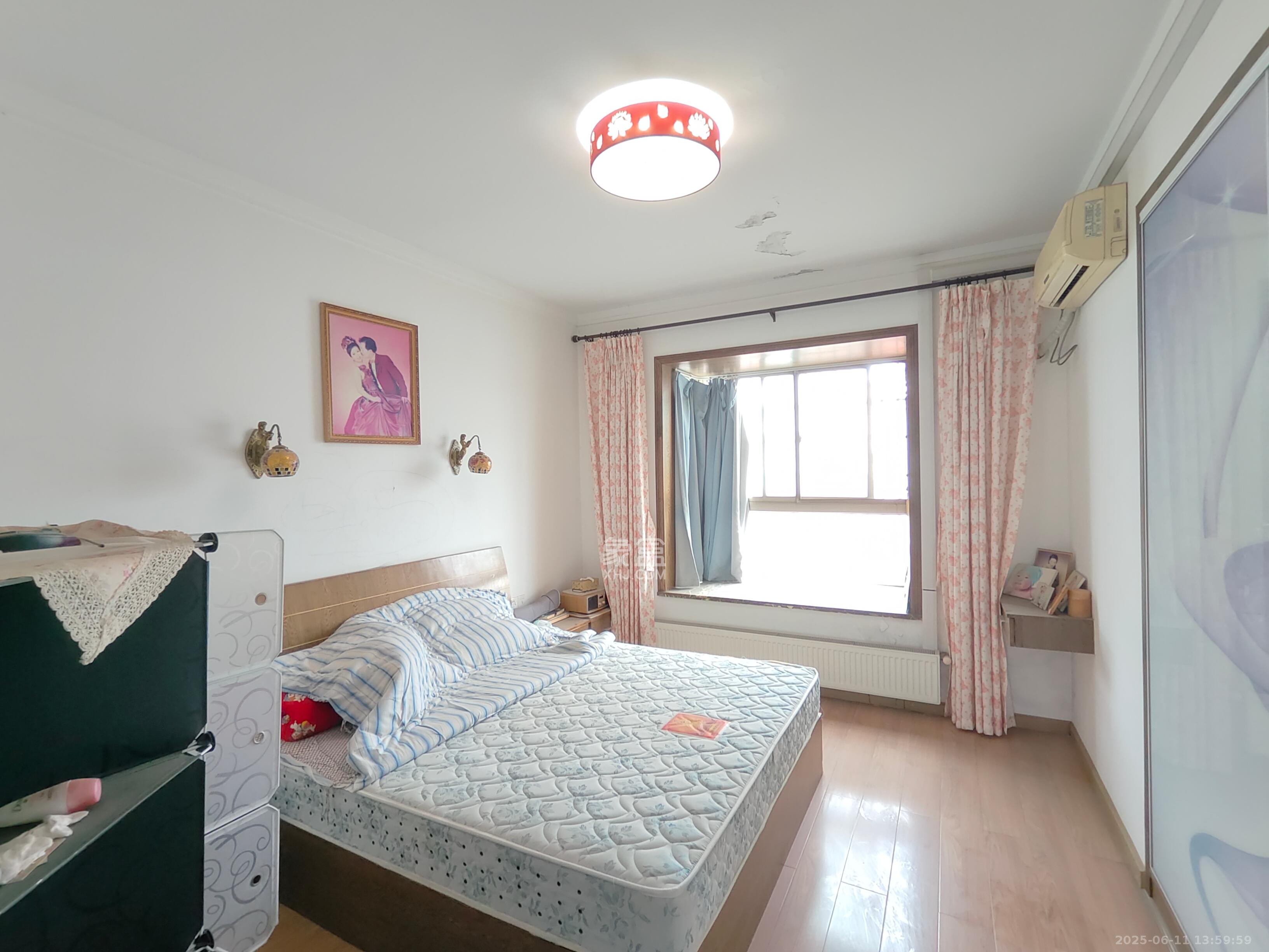 西岸润泽府 4室2厅1卫 3200.0元/月 西岸润泽府 4室2厅1卫 3200.0元/月室内图