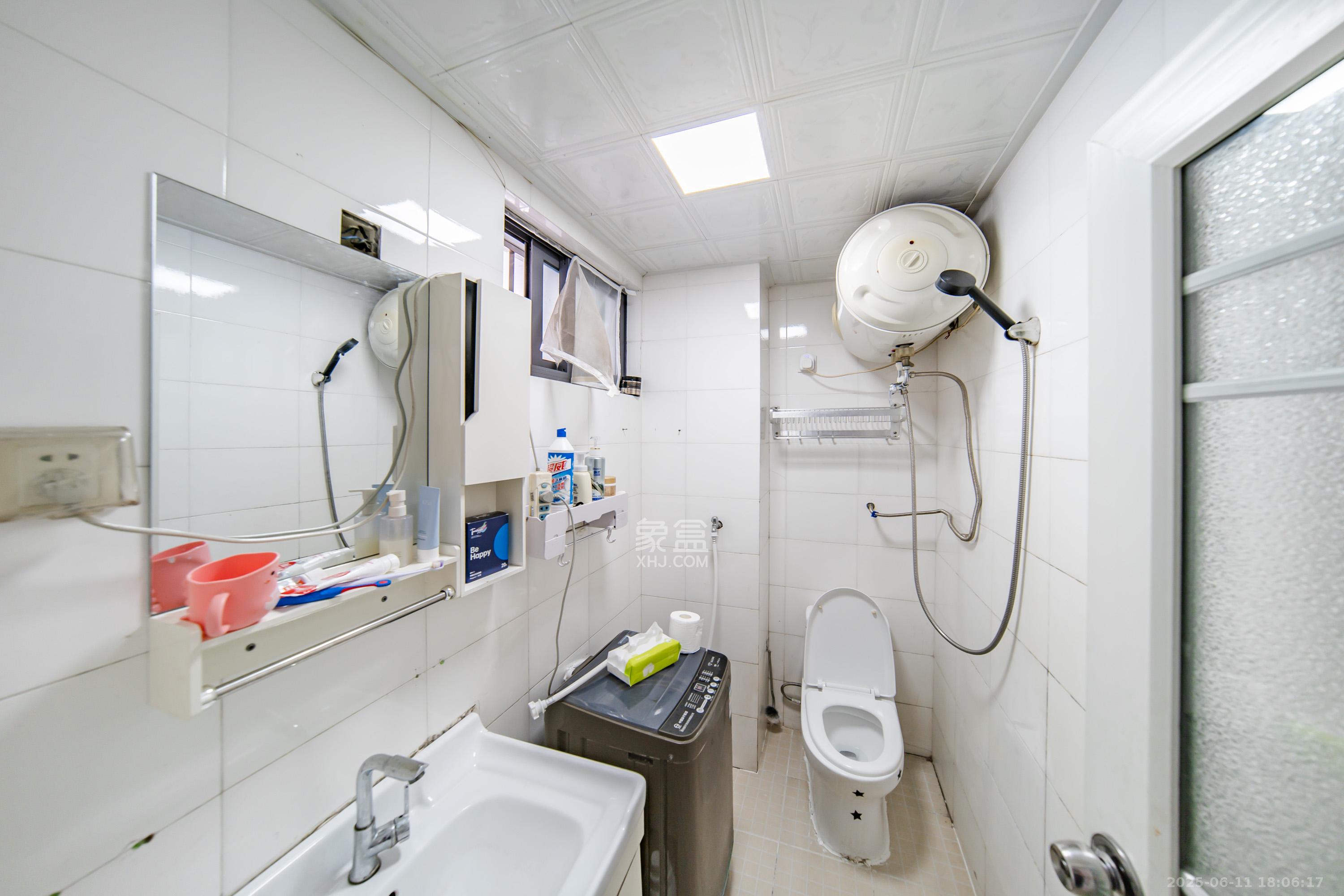 阳光100二期  1室1厅1卫    24.8万 阳光100二期  1室1厅1卫    24.8万卫生间