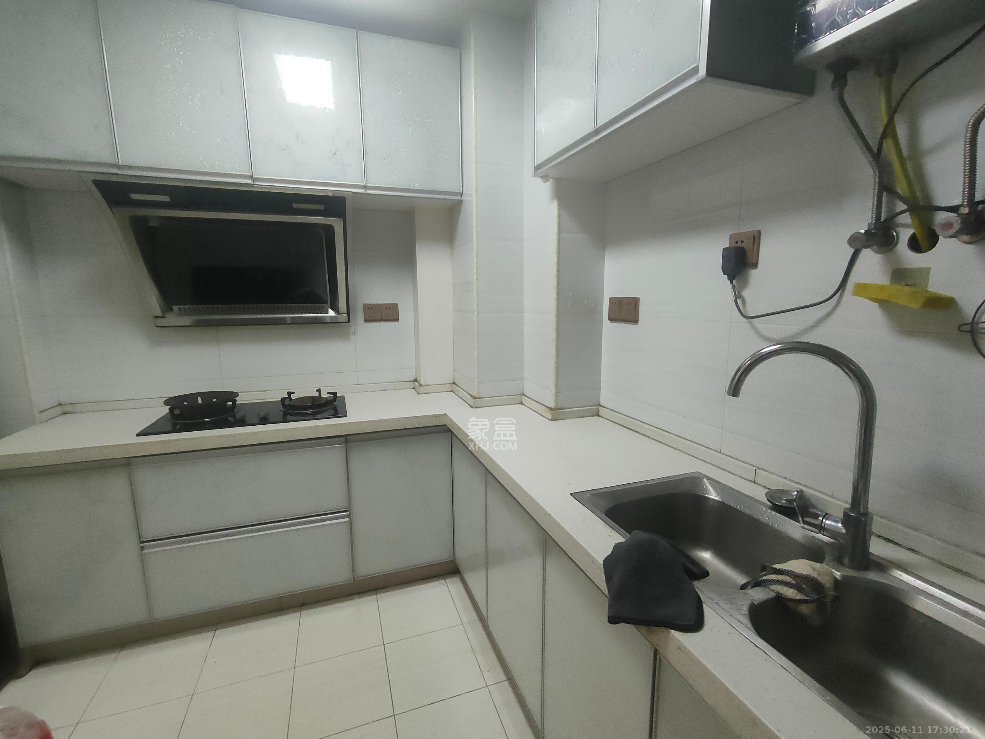 嘉顺苑 4室2厅1卫 2100.0元/月 嘉顺苑 4室2厅1卫 2100.0元/月室内图