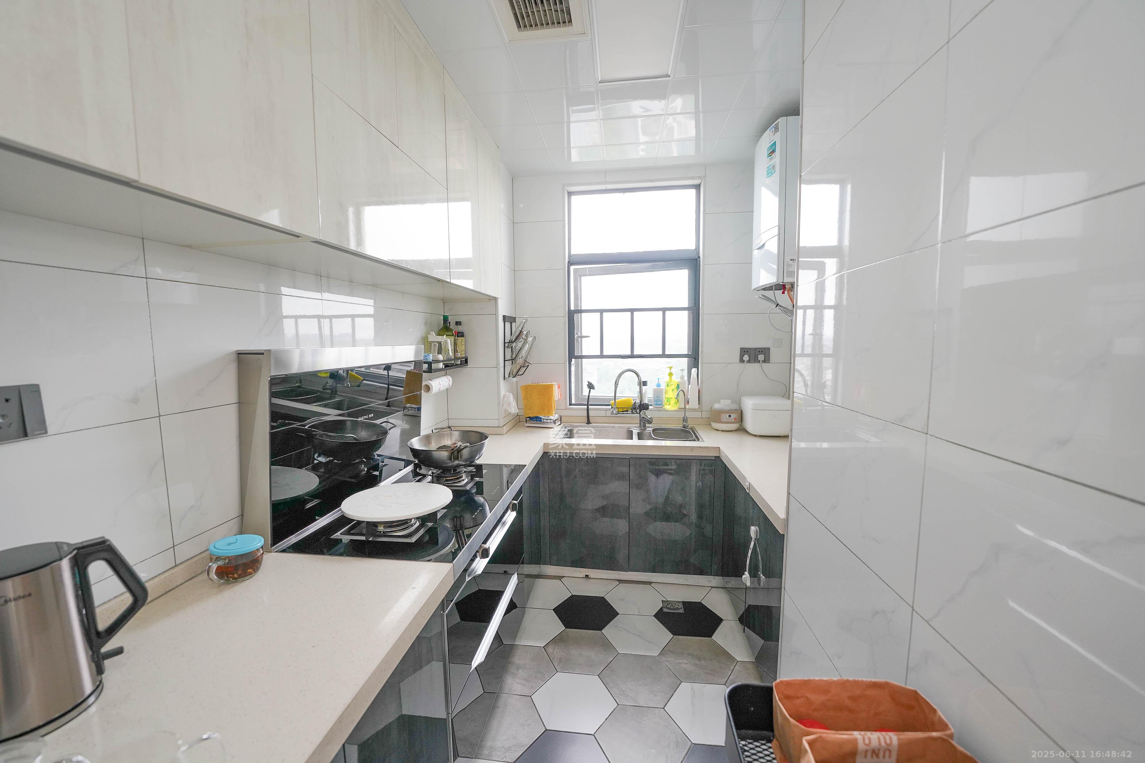 和美星城 3室1厅1卫 115.0万 和美星城 3室1厅1卫 115.0万厨房