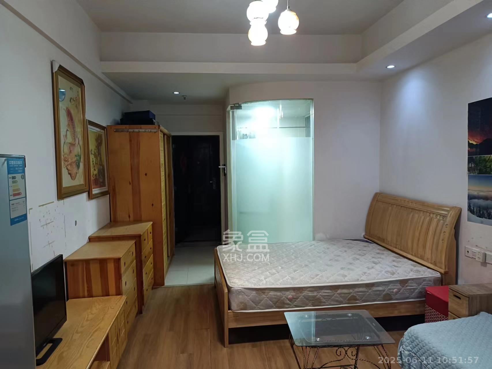 水岸世景  1室1厅1卫   900.00元/月室内图