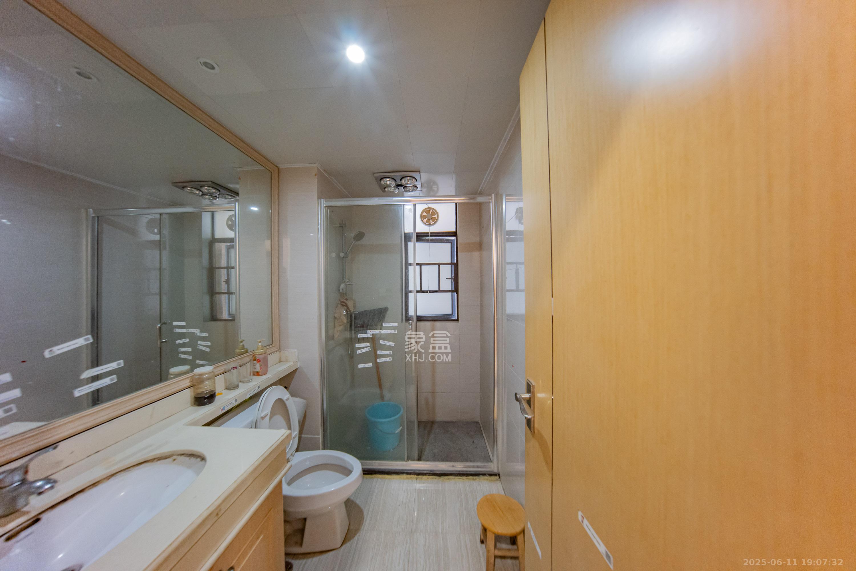 中海国际三期  3室2厅1卫    78.0万 中海国际三期  3室2厅1卫    78.0万卫生间