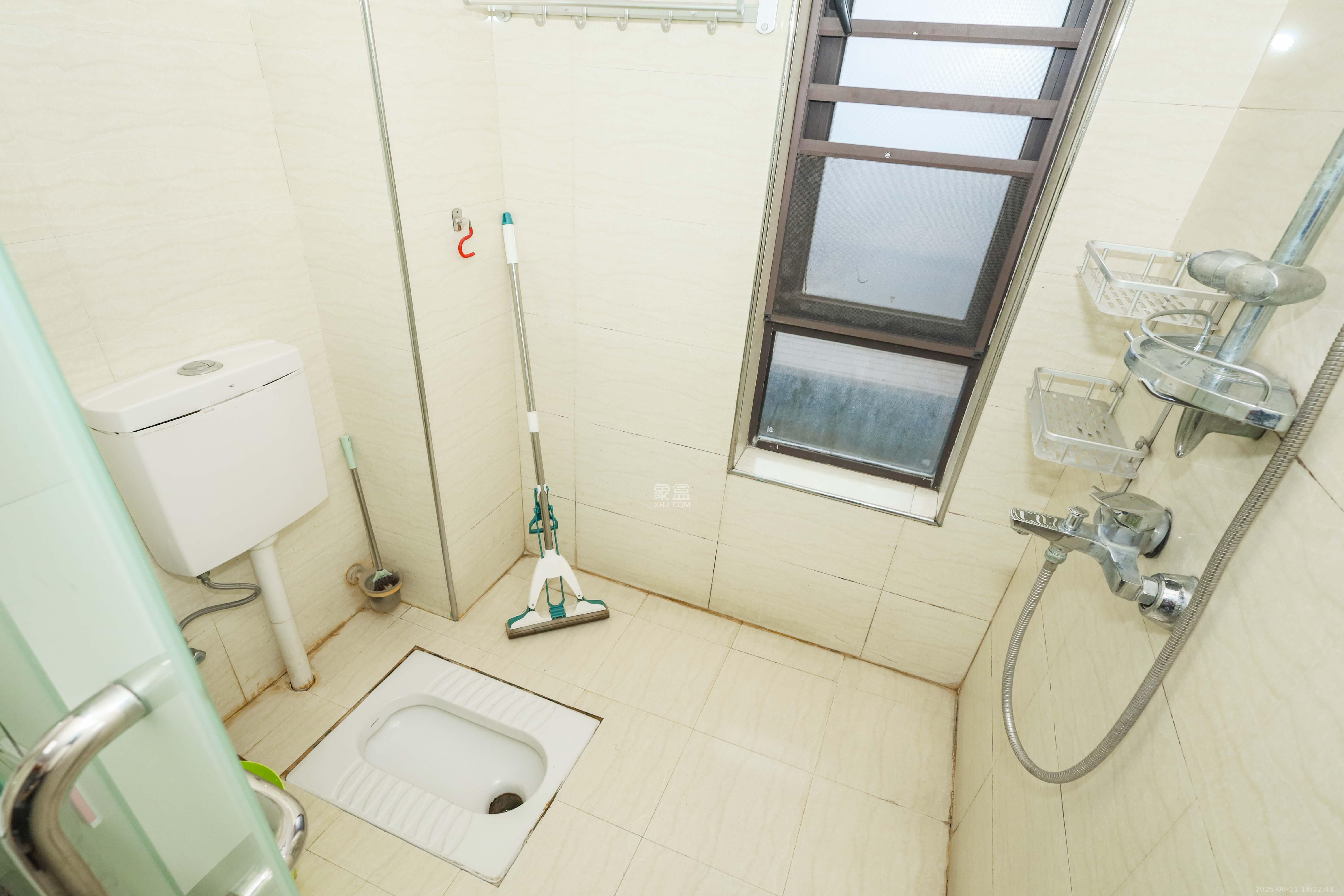保利麓谷林语F区  3室2厅2卫   102.80万卫生间