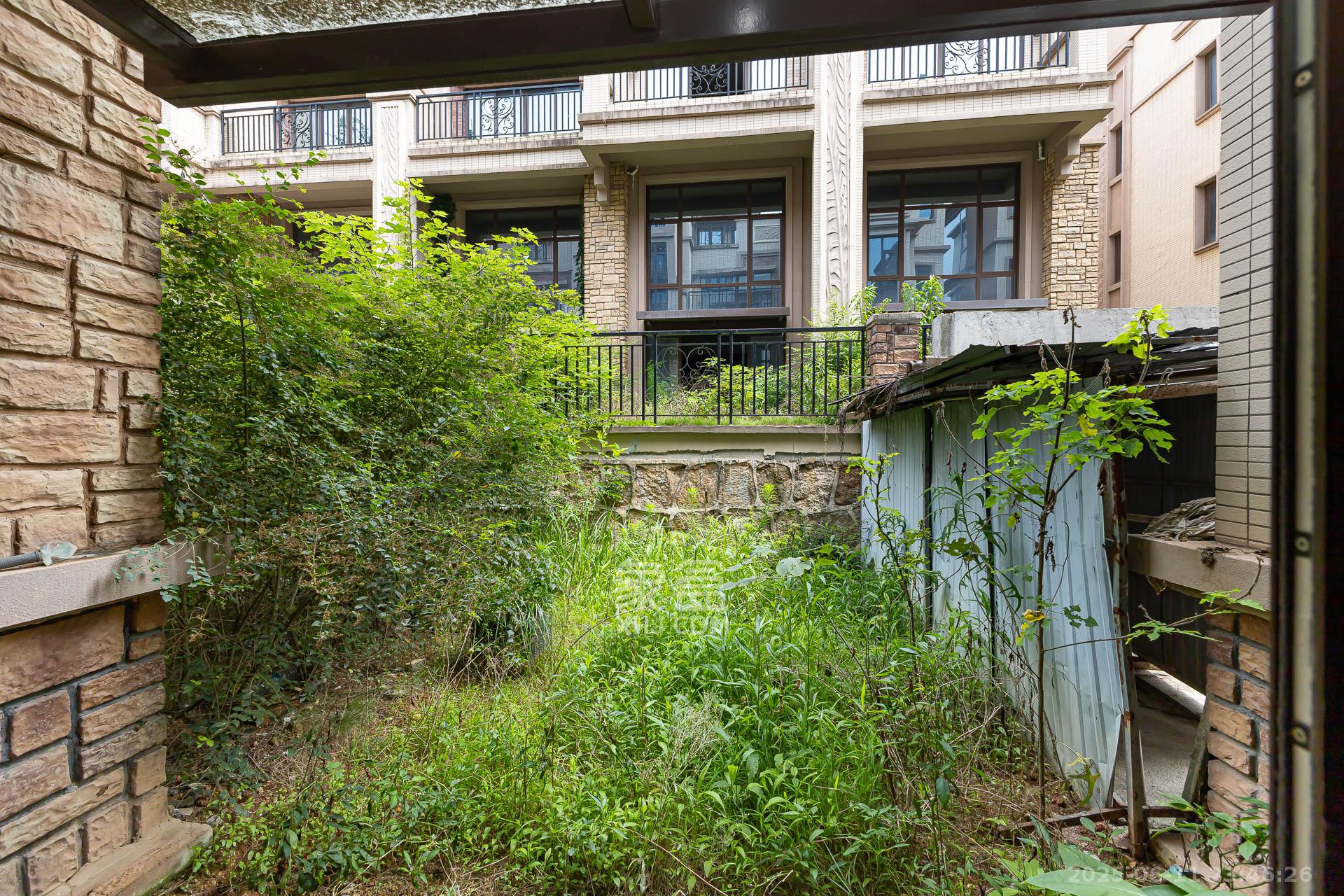 盈峰翠邸  5室2厅3卫    158.0万 盈峰翠邸  5室2厅3卫    158.0万其他