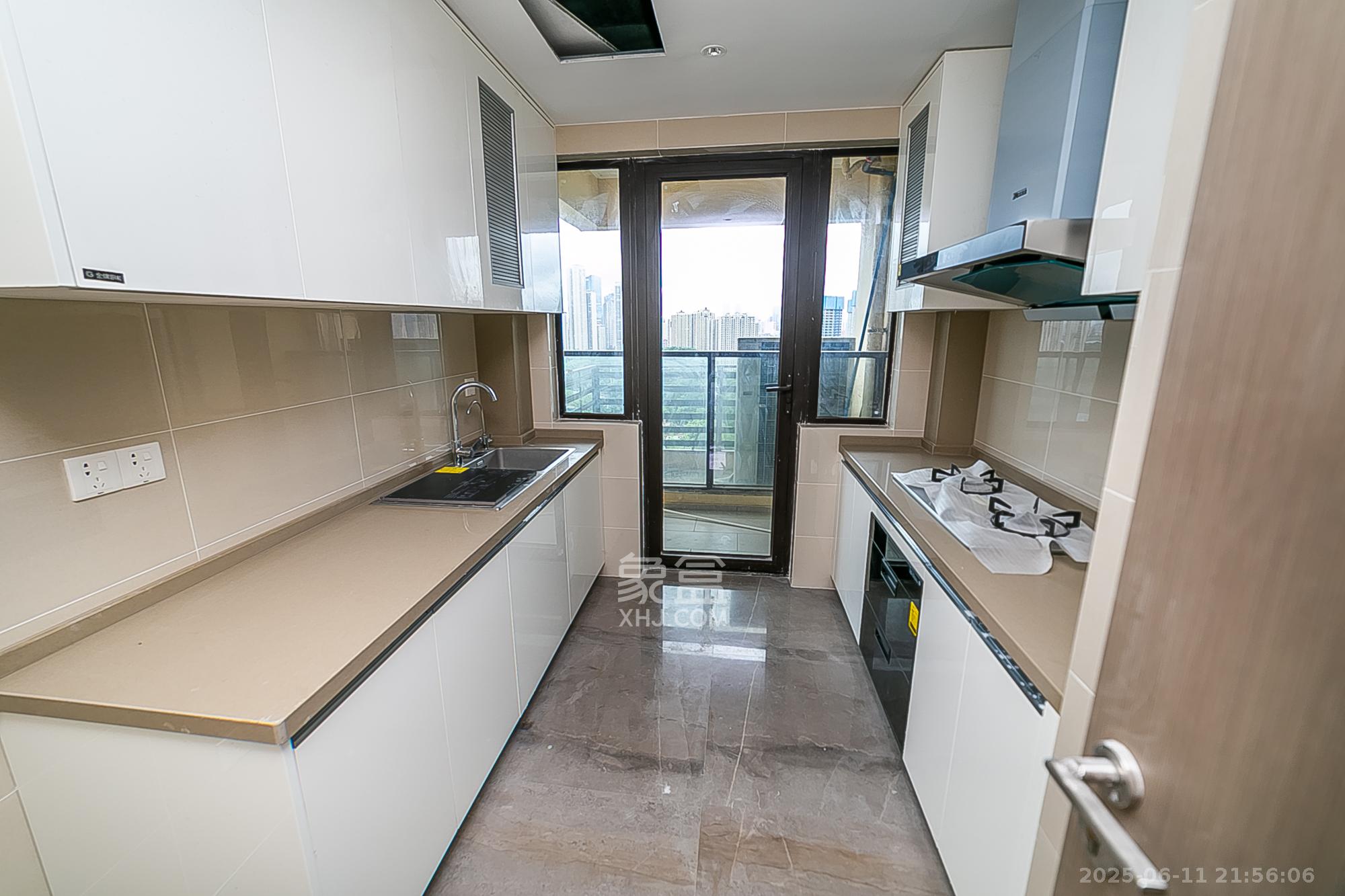 新力铂园(江山云著) 4室2厅2卫 222.0万 新力铂园(江山云著) 4室2厅2卫 222.0万厨房