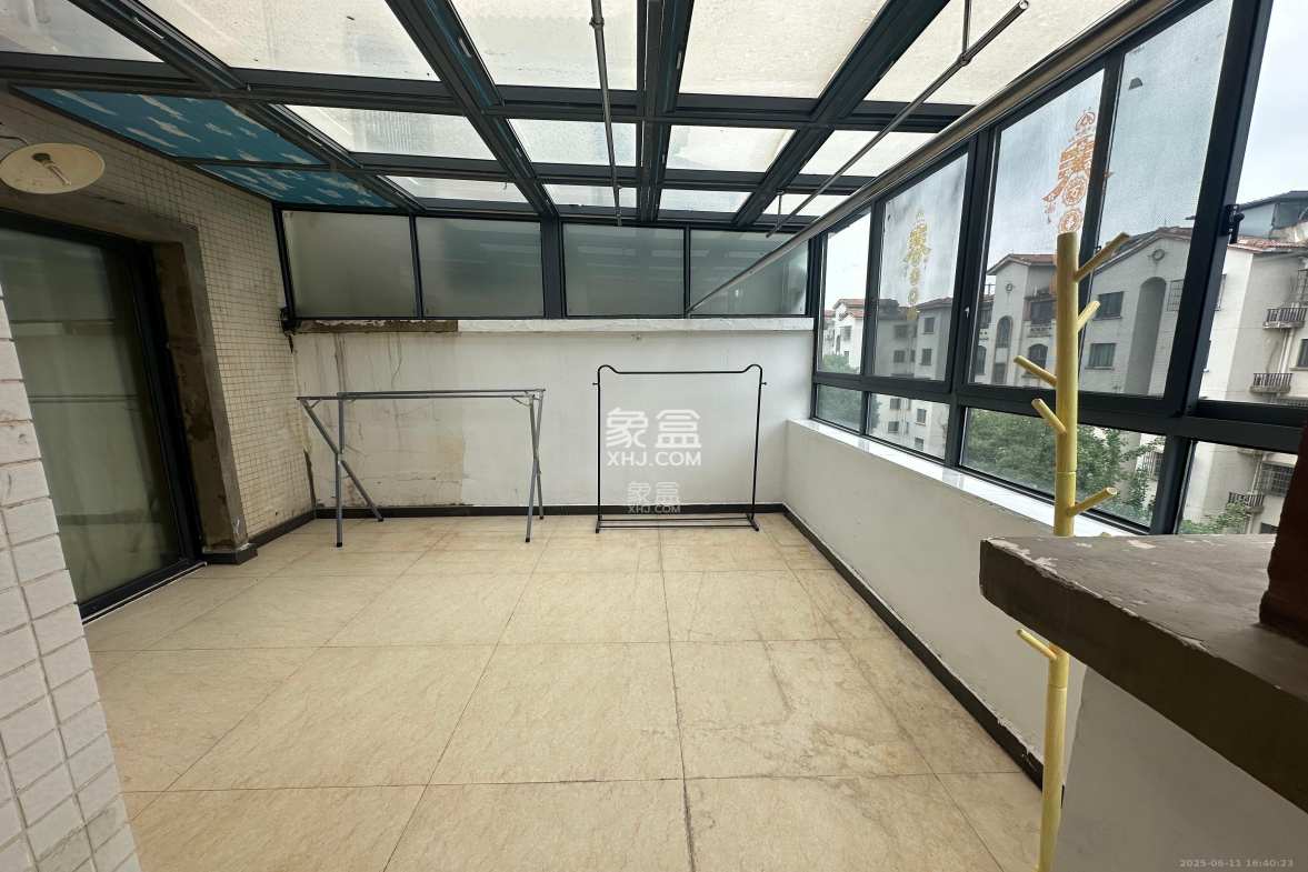 鹏基诺亚山林 3室2厅2卫 2200.0元/月 鹏基诺亚山林 3室2厅2卫 2200.0元/月室内图