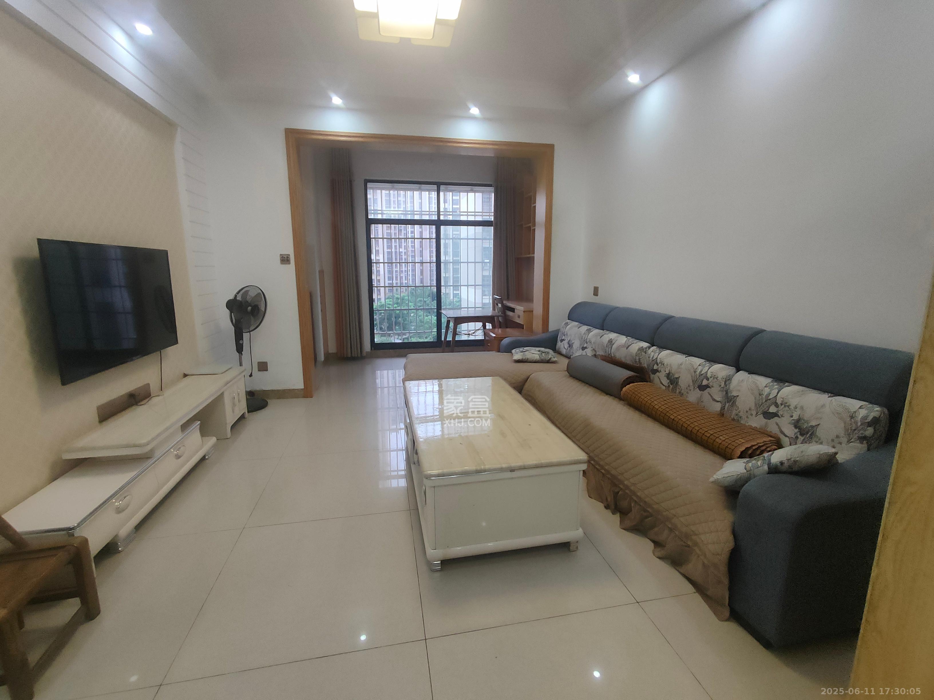 嘉顺苑 4室2厅1卫 2100.0元/月 嘉顺苑 4室2厅1卫 2100.0元/月室内图