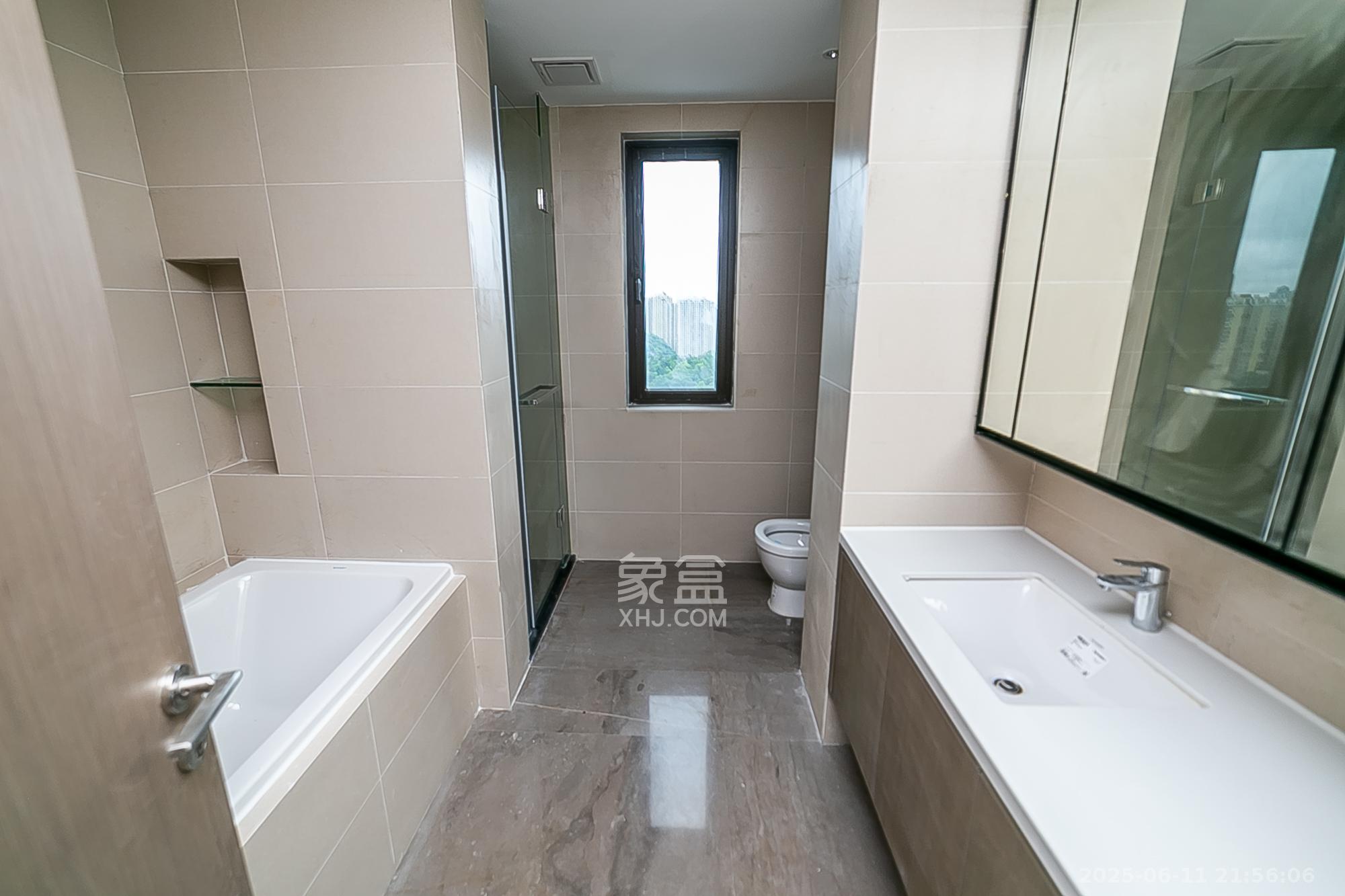 新力铂园(江山云著) 4室2厅2卫 222.0万 新力铂园(江山云著) 4室2厅2卫 222.0万卫生间