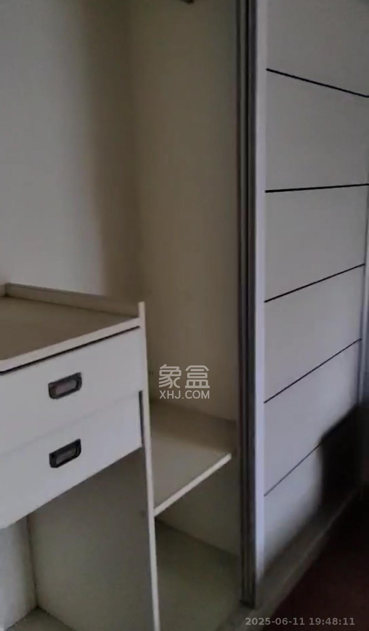 保利麓谷林语F区  3室2厅1卫   2500.00元/月室内图