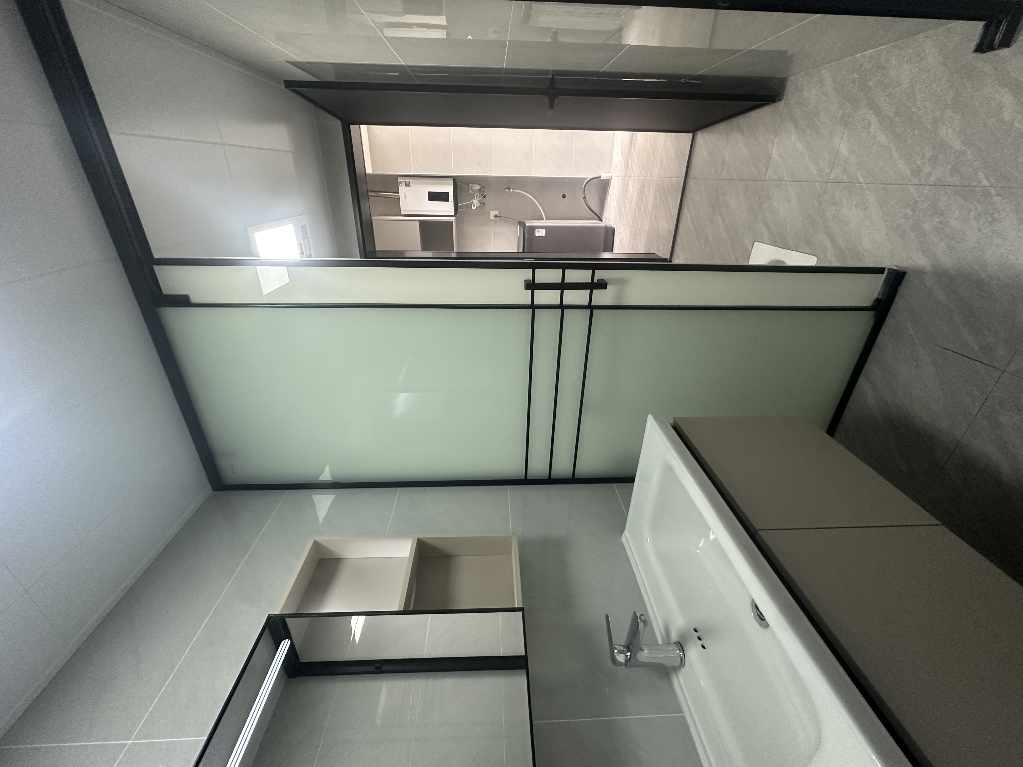 互助小区电梯房 3室2厅2卫 2000.0元/月 互助小区电梯房 3室2厅2卫 2000.0元/月室内图