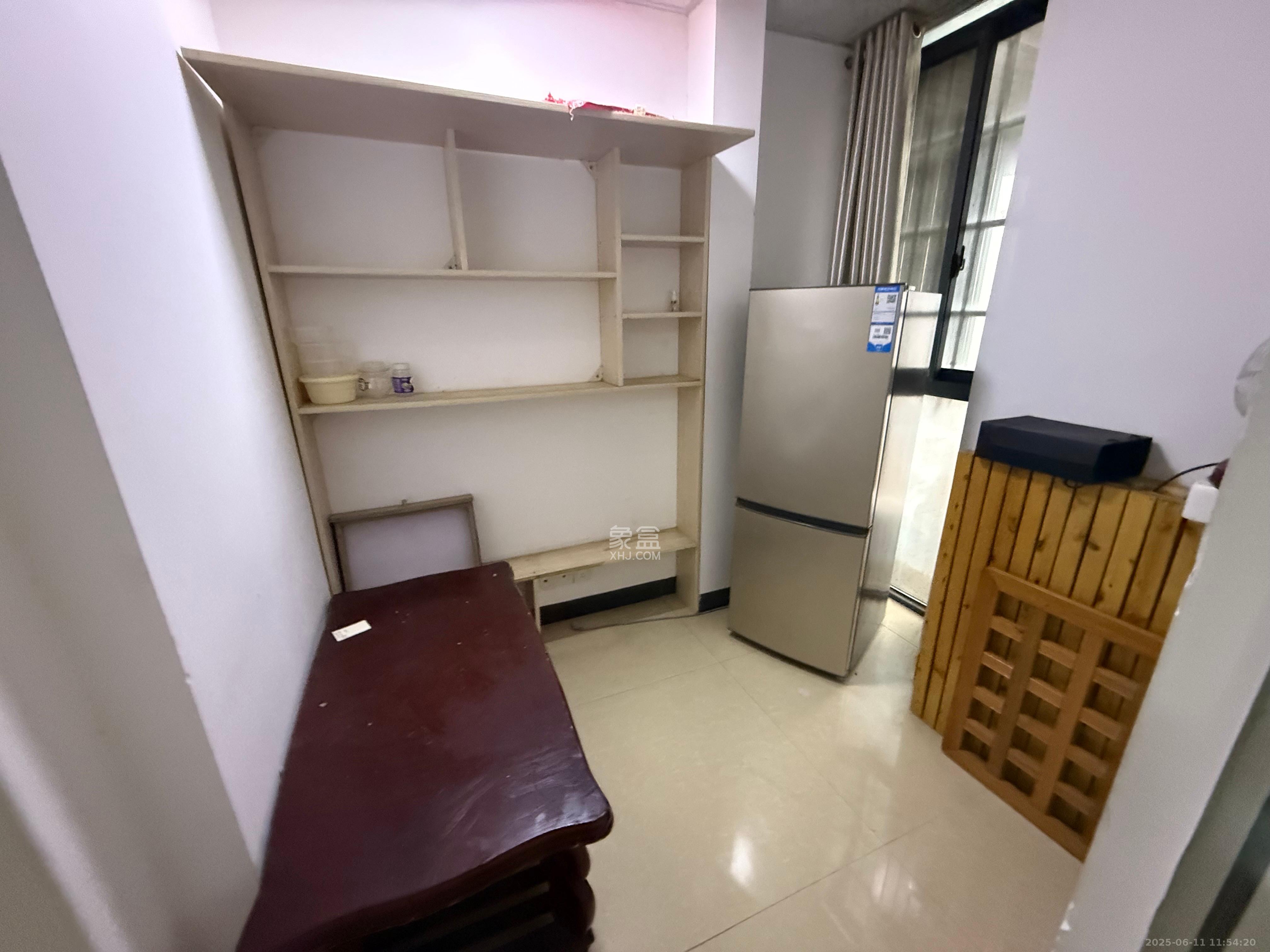 兴联小区 3室2厅2卫 1700.0元/月 兴联小区 3室2厅2卫 1700.0元/月室内图