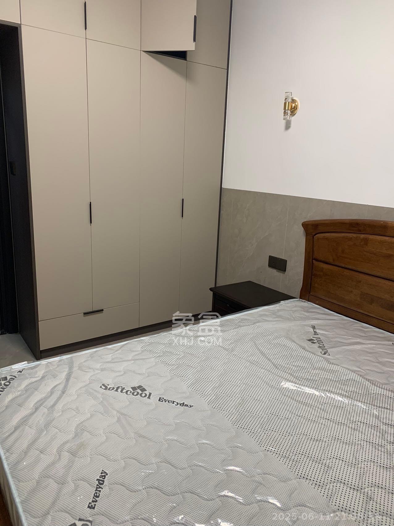 石岭小区A区  1室1厅1卫   900.00元/月室内图