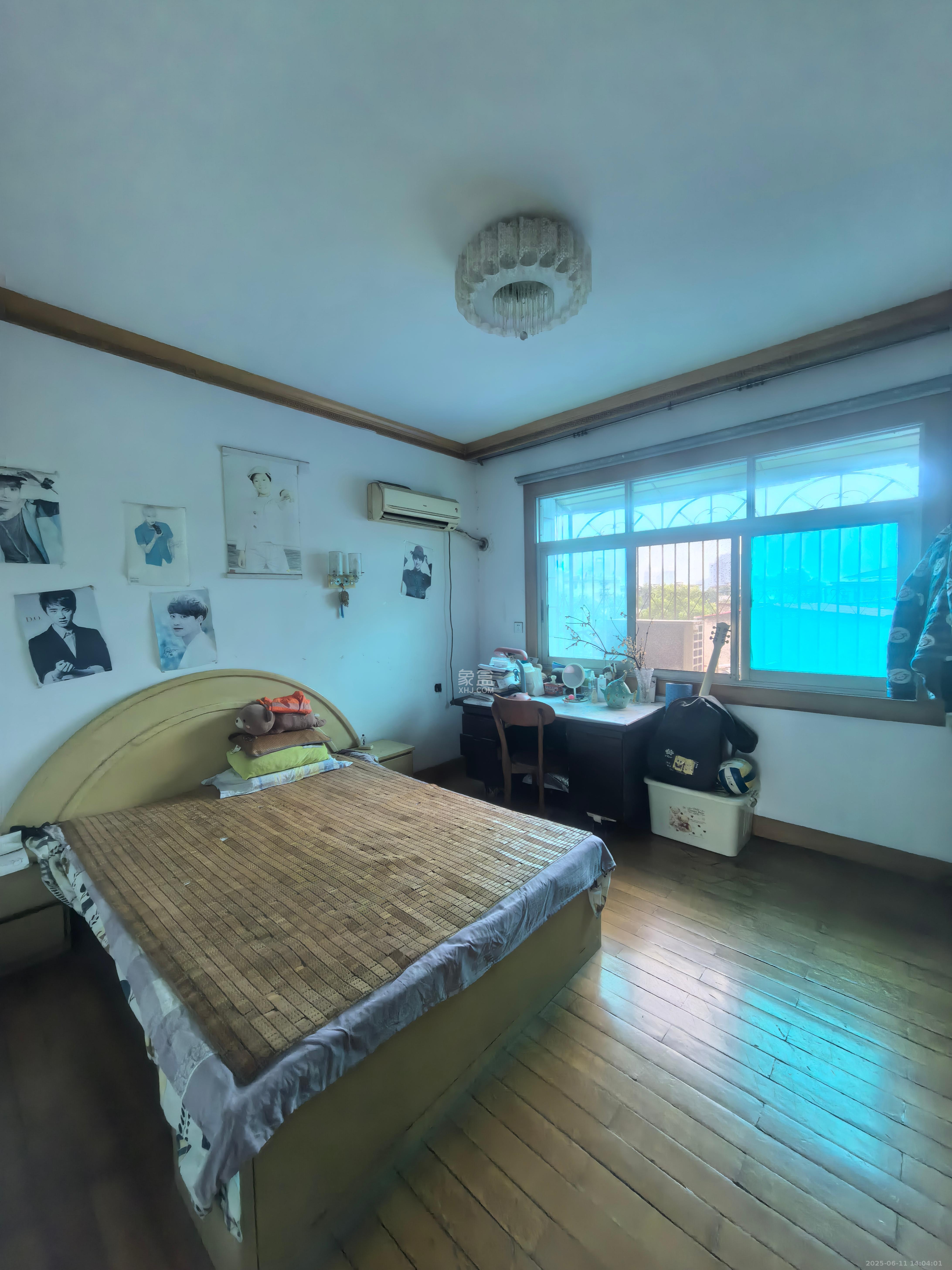 工商银行综合楼 3室2厅1卫 27.8万 工商银行综合楼 3室2厅1卫 27.8万客厅