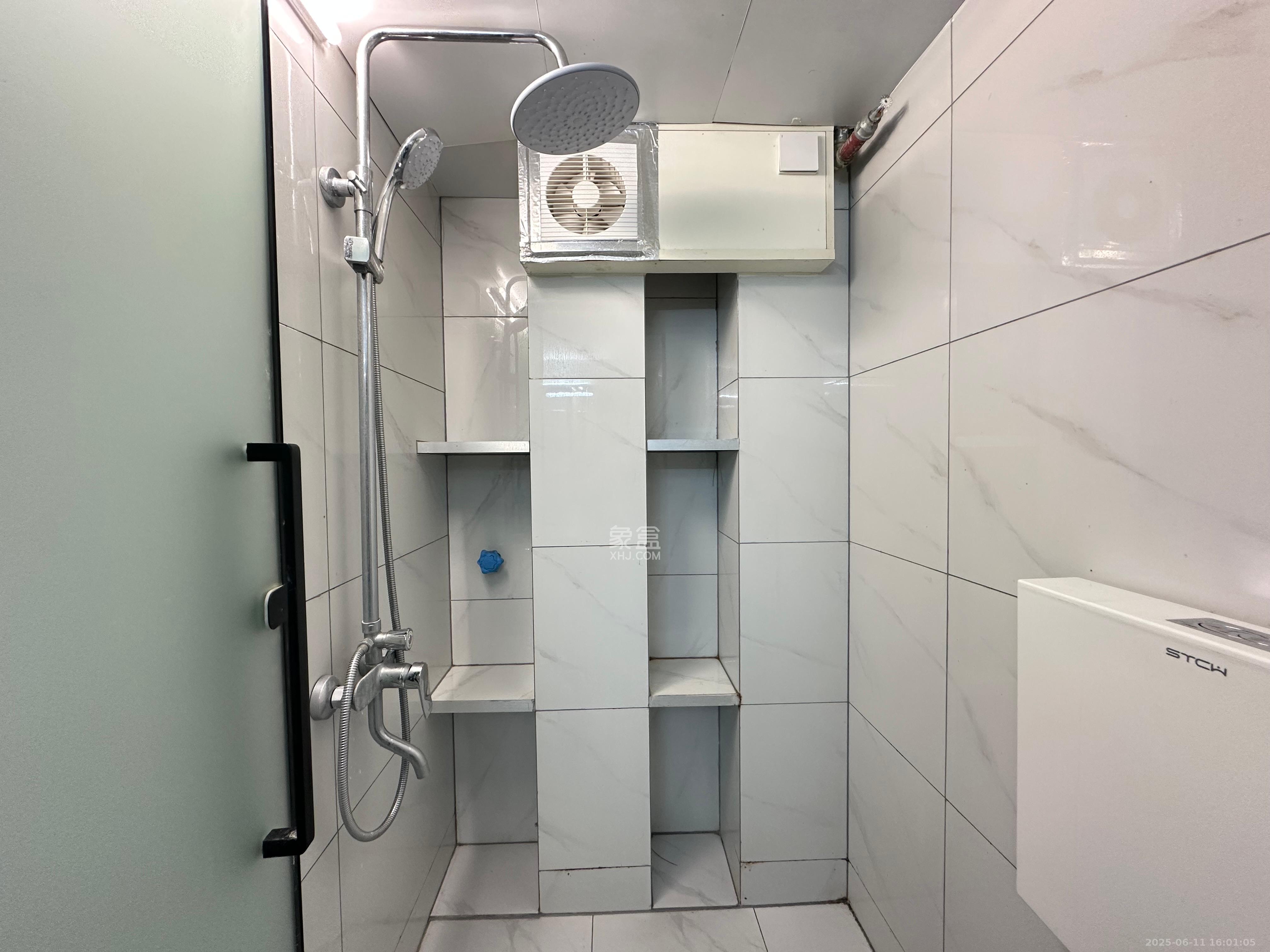 越秀悦湖台  2室2厅1卫    2300.0元/月室内图