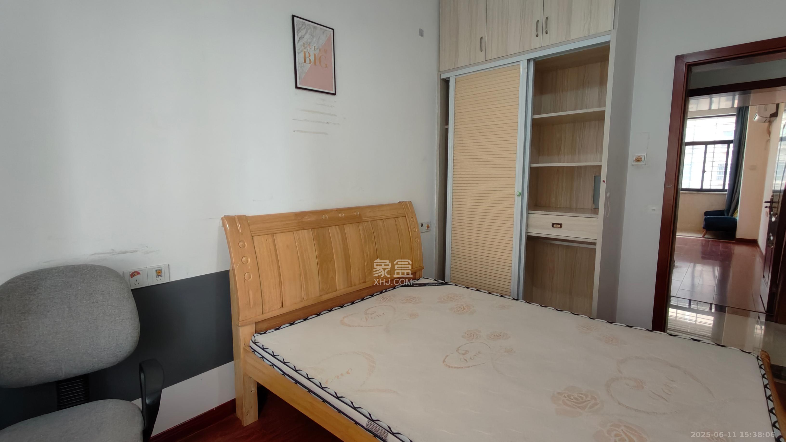 五星龙廻塘小区 3室2厅1卫 2200.0元/月 五星龙廻塘小区 3室2厅1卫 2200.0元/月室内图