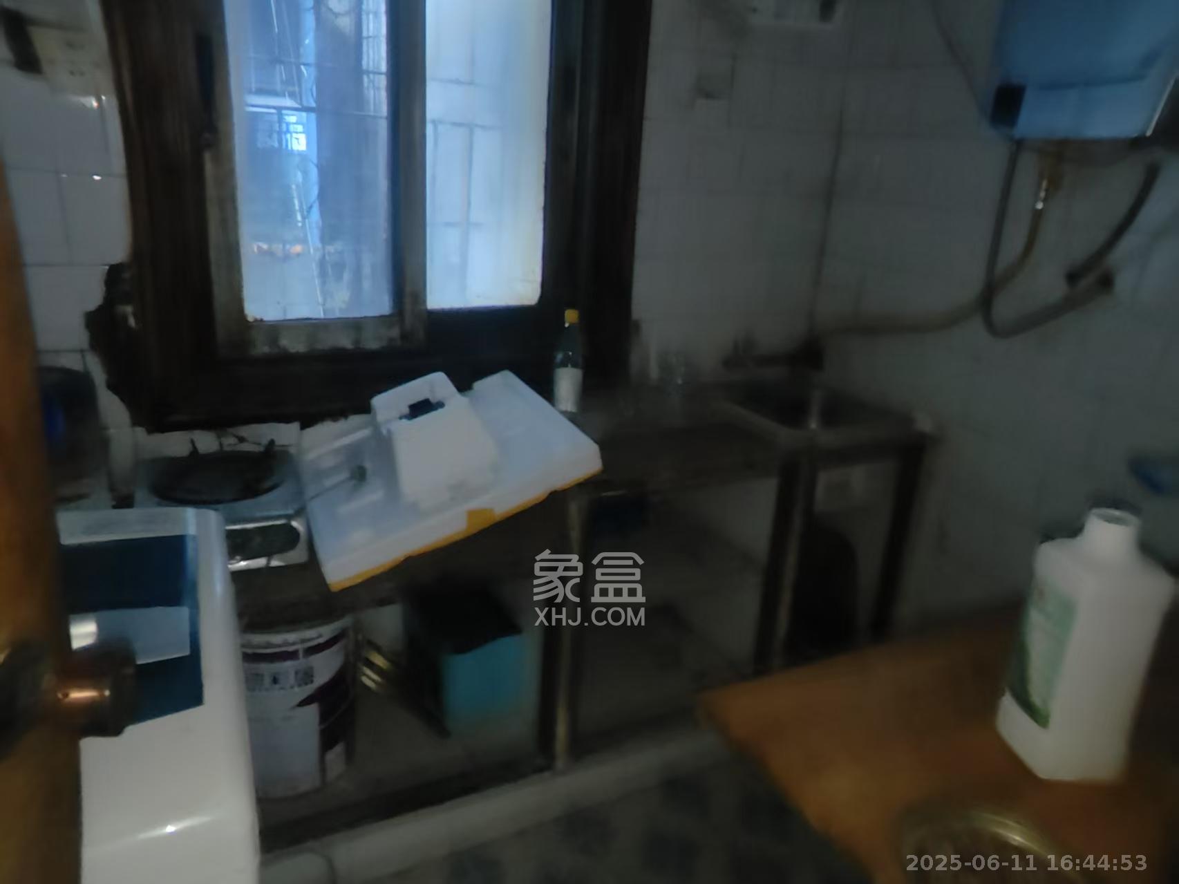 华达家园  3室2厅1卫   1800.00元/月室内图
