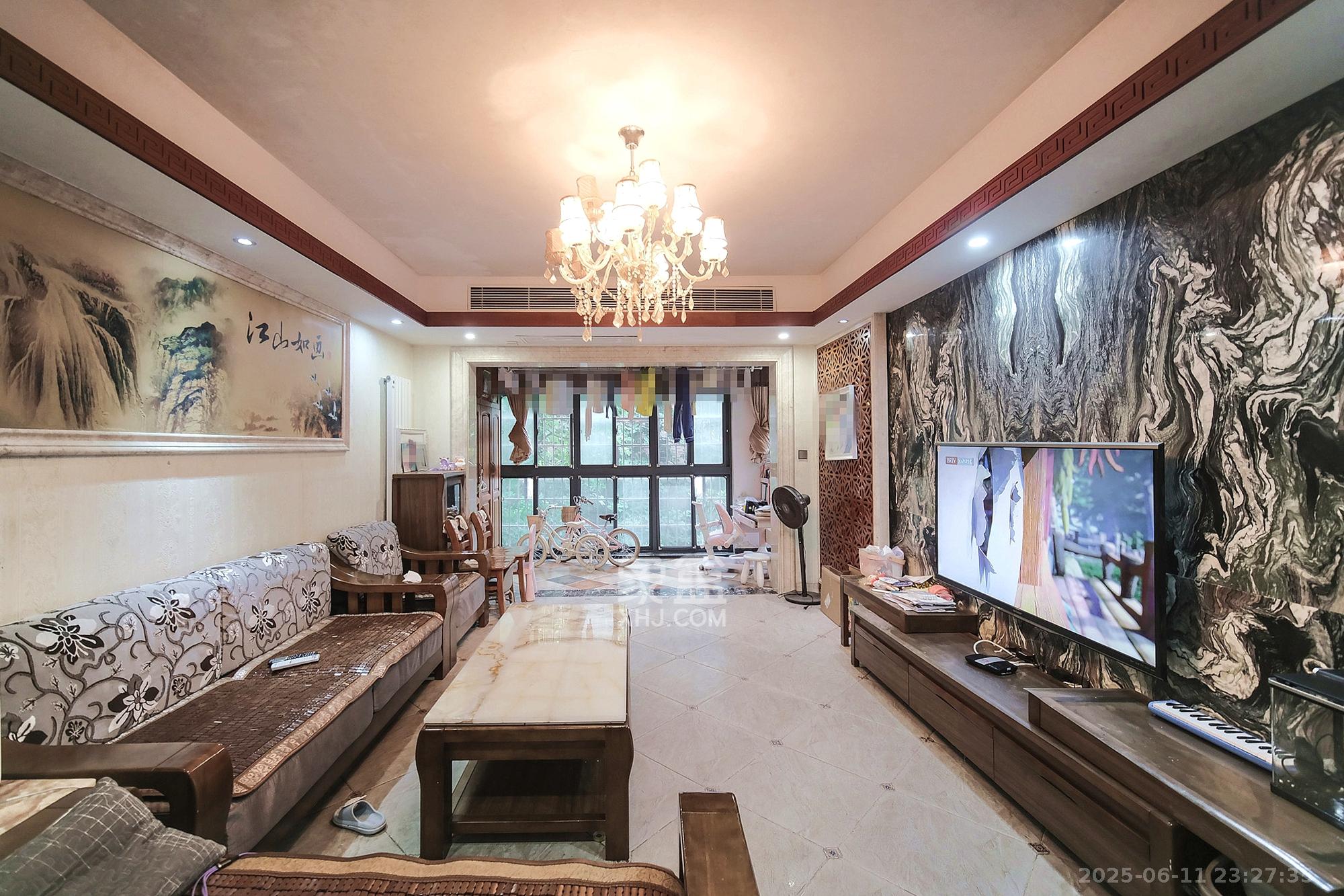 山水湾 3室2厅2卫 82.5万 山水湾 3室2厅2卫 82.5万客厅