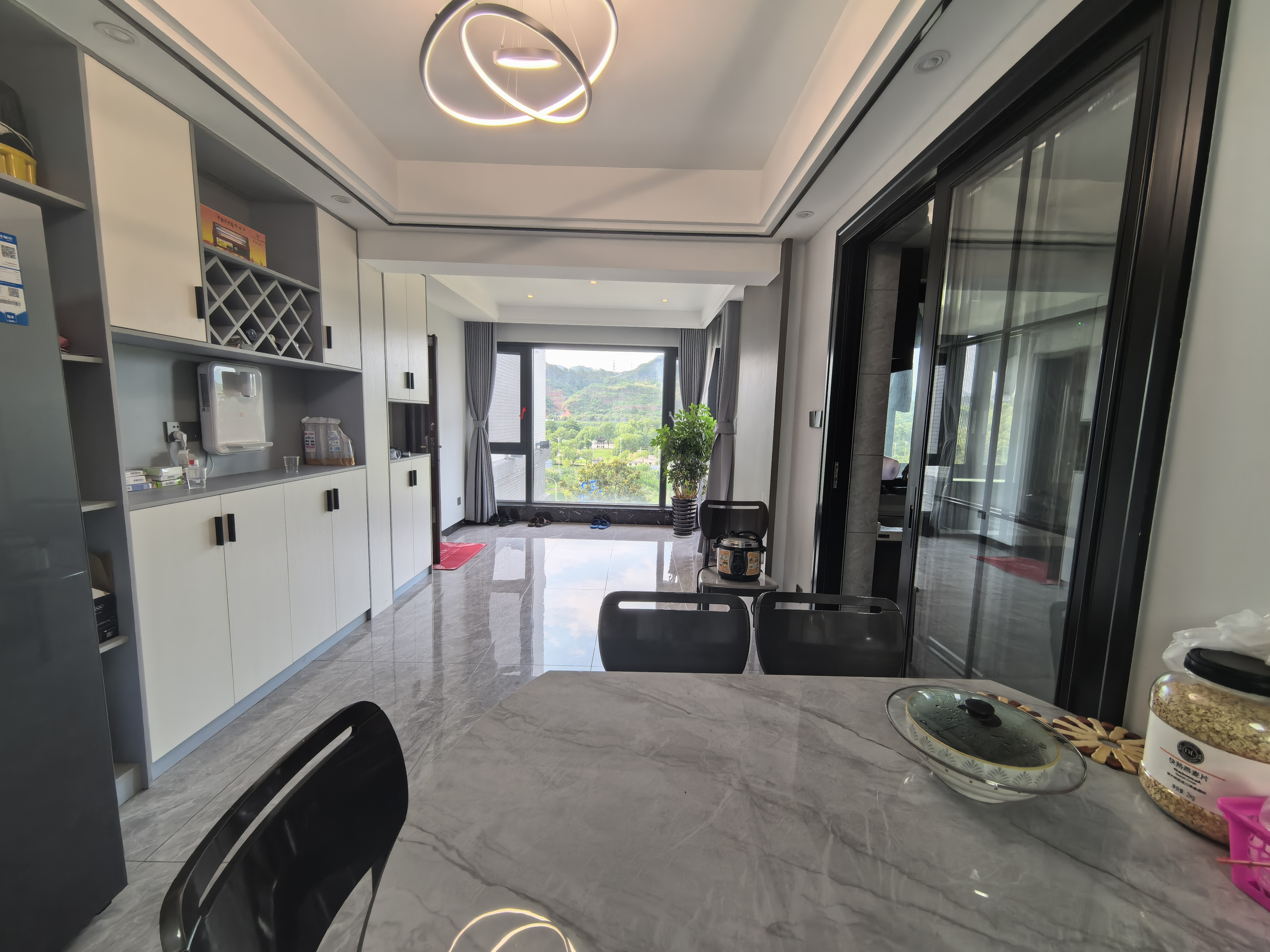 东岳新外滩 3室2厅2卫 2800.0元/月 东岳新外滩 3室2厅2卫 2800.0元/月室内图