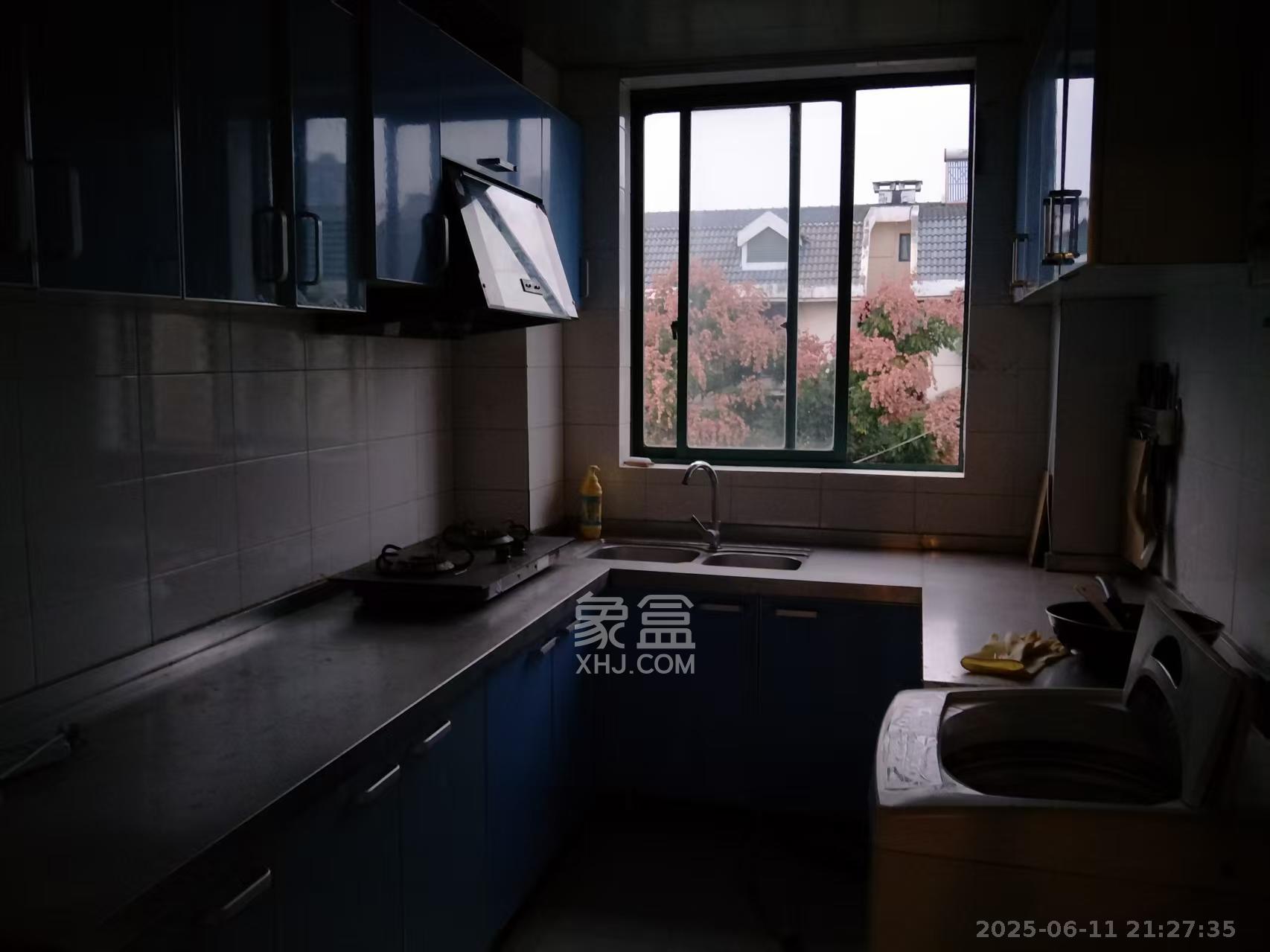 金帆江滨玫瑰园  3室2厅1卫    1600.0元/月 金帆江滨玫瑰园  3室2厅1卫    1600.0元/月室内图