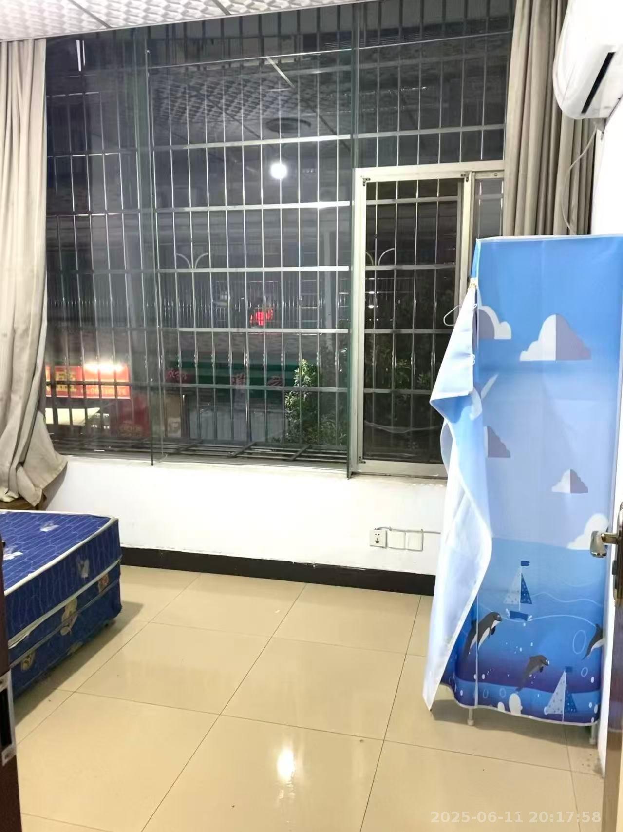 星沙商业步行街  2室2厅1卫   1000.00元/月室内图