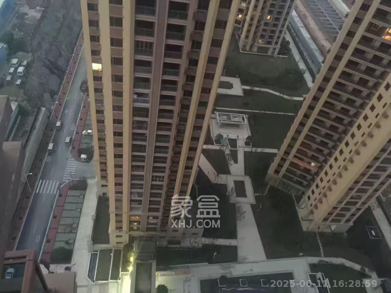 万里时代 3室2厅1卫 2600.0元/月 万里时代 3室2厅1卫 2600.0元/月室内图