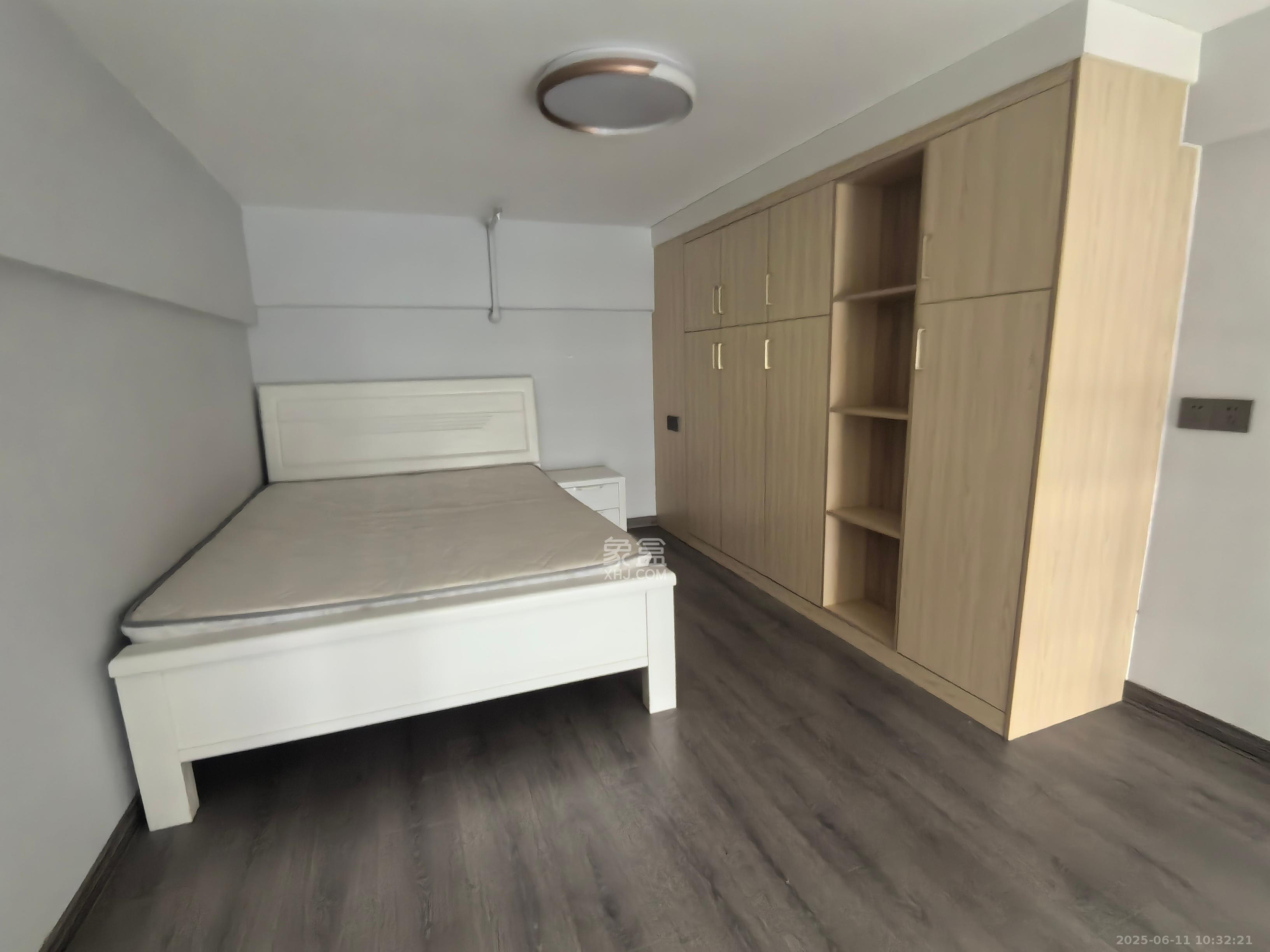 阿舍南2号(花之林大厦)  1室1厅1卫    1000.0元/月 阿舍南2号(花之林大厦)  1室1厅1卫    1000.0元/月室内图