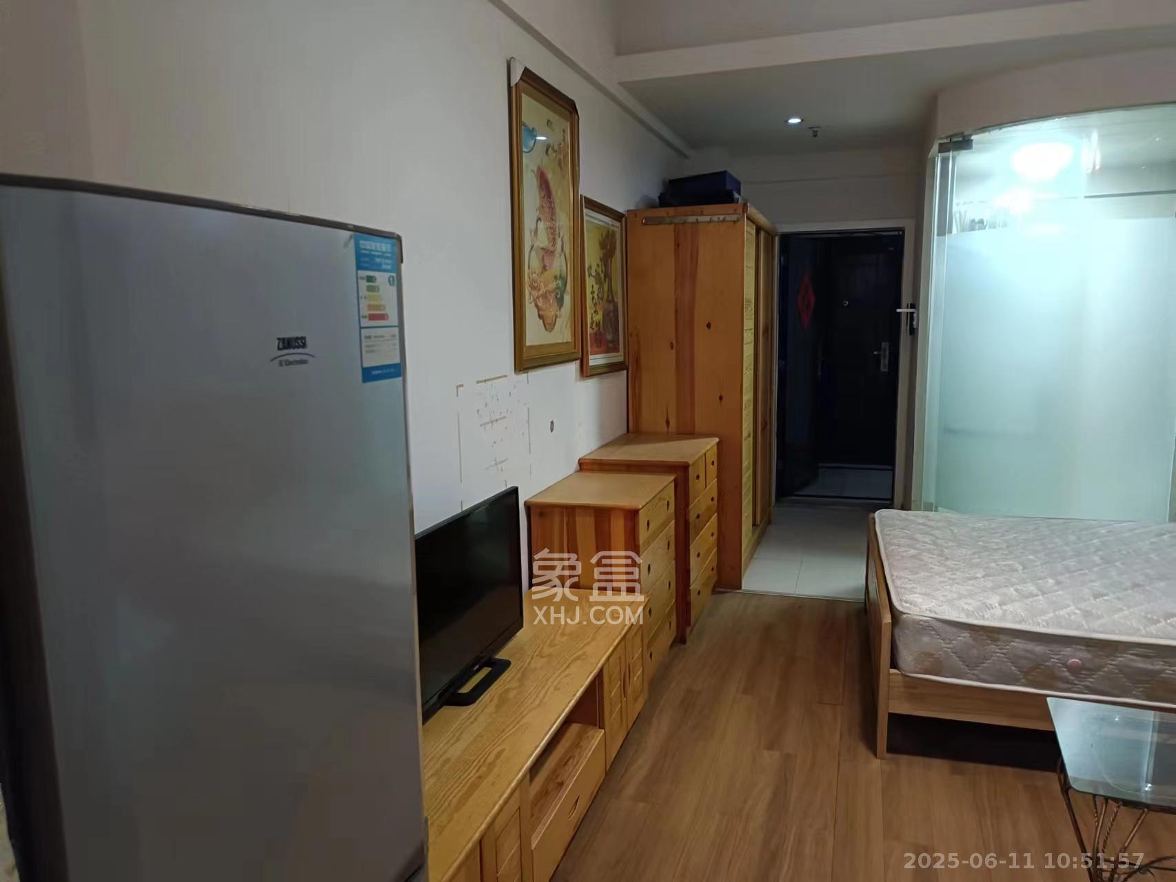 水岸世景  1室1厅1卫   900.00元/月