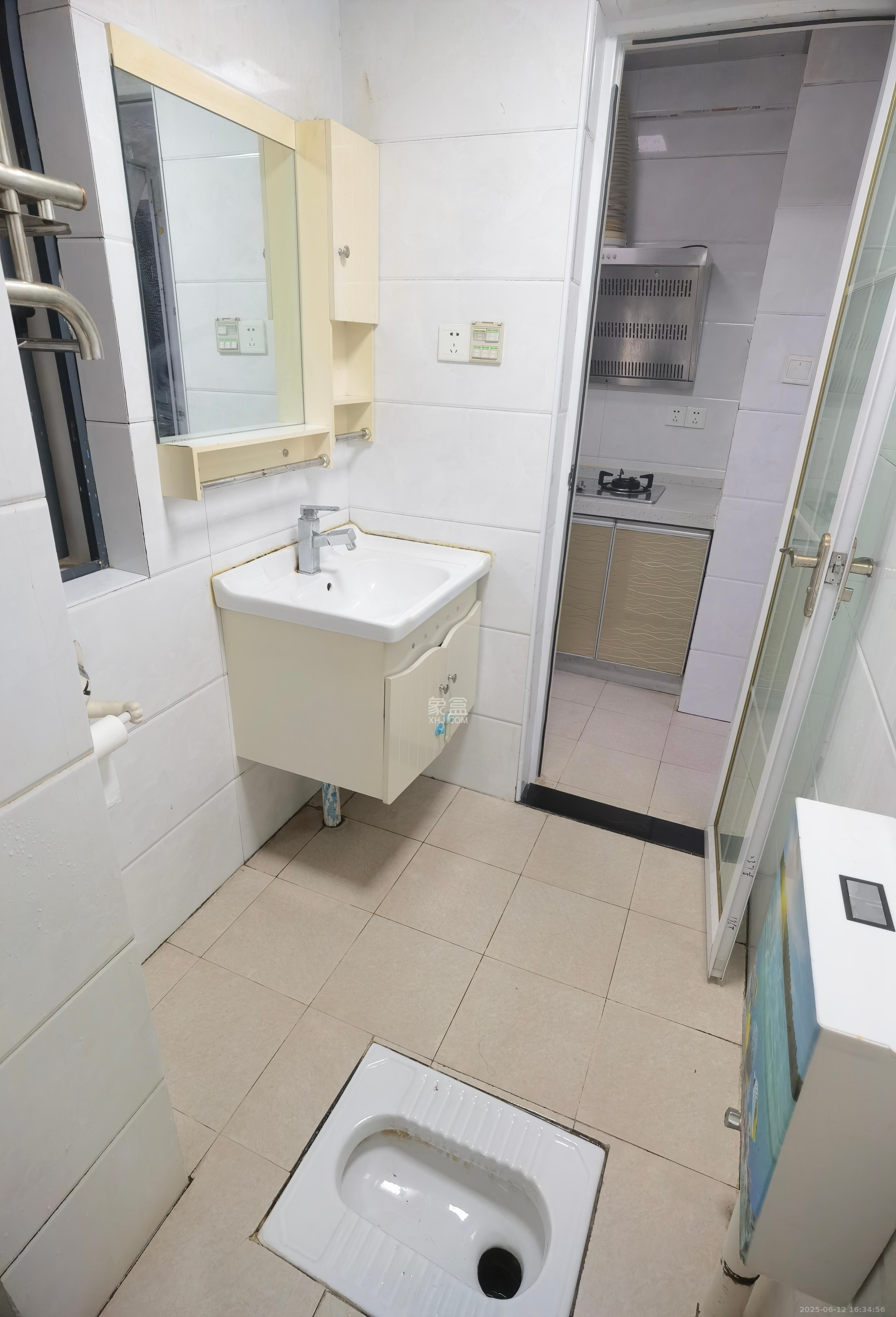 中建芙蓉工社  2室1厅1卫   2000.00元/月室内图