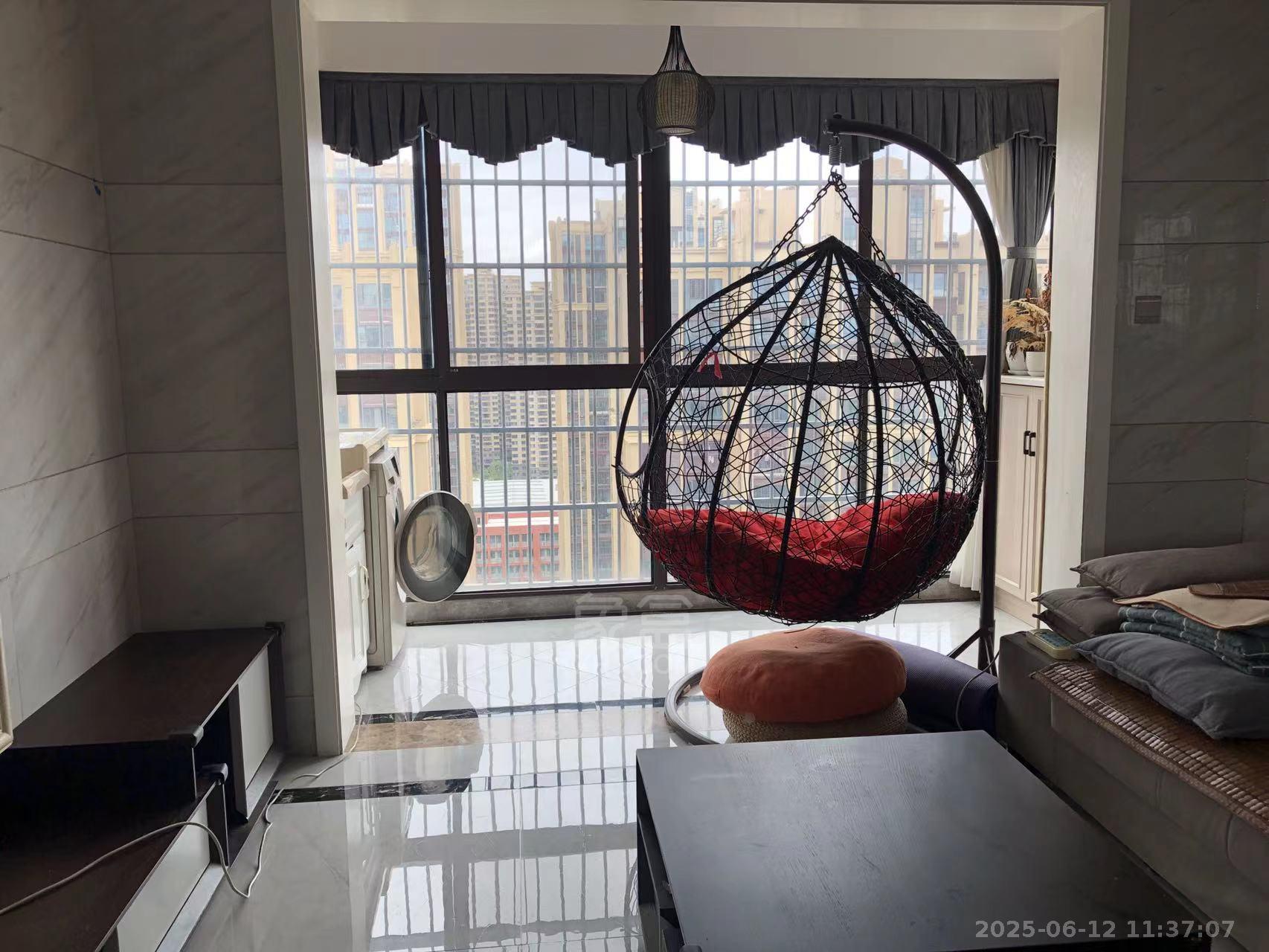 金轮翡翠名园 3室2厅2卫 2000.0元/月 金轮翡翠名园 3室2厅2卫 2000.0元/月室内图