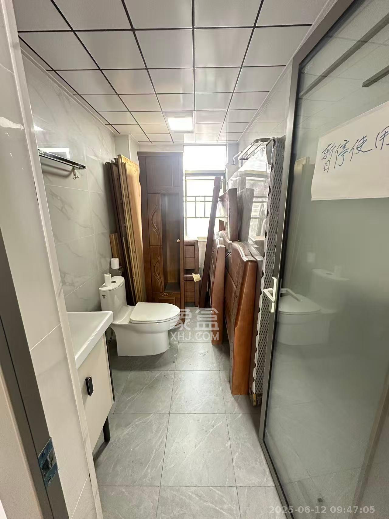 江山帝景雅典  3室2厅2卫   2800.00元/月室内图
