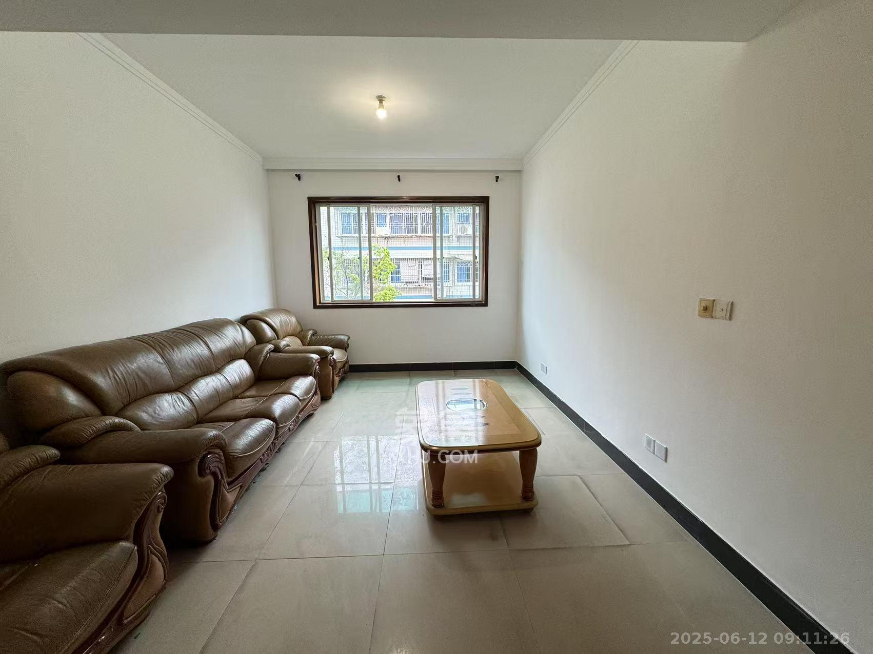 高速公路管理局宿舍 4室2厅2卫 2600.0元/月 高速公路管理局宿舍 4室2厅2卫 2600.0元/月室内图