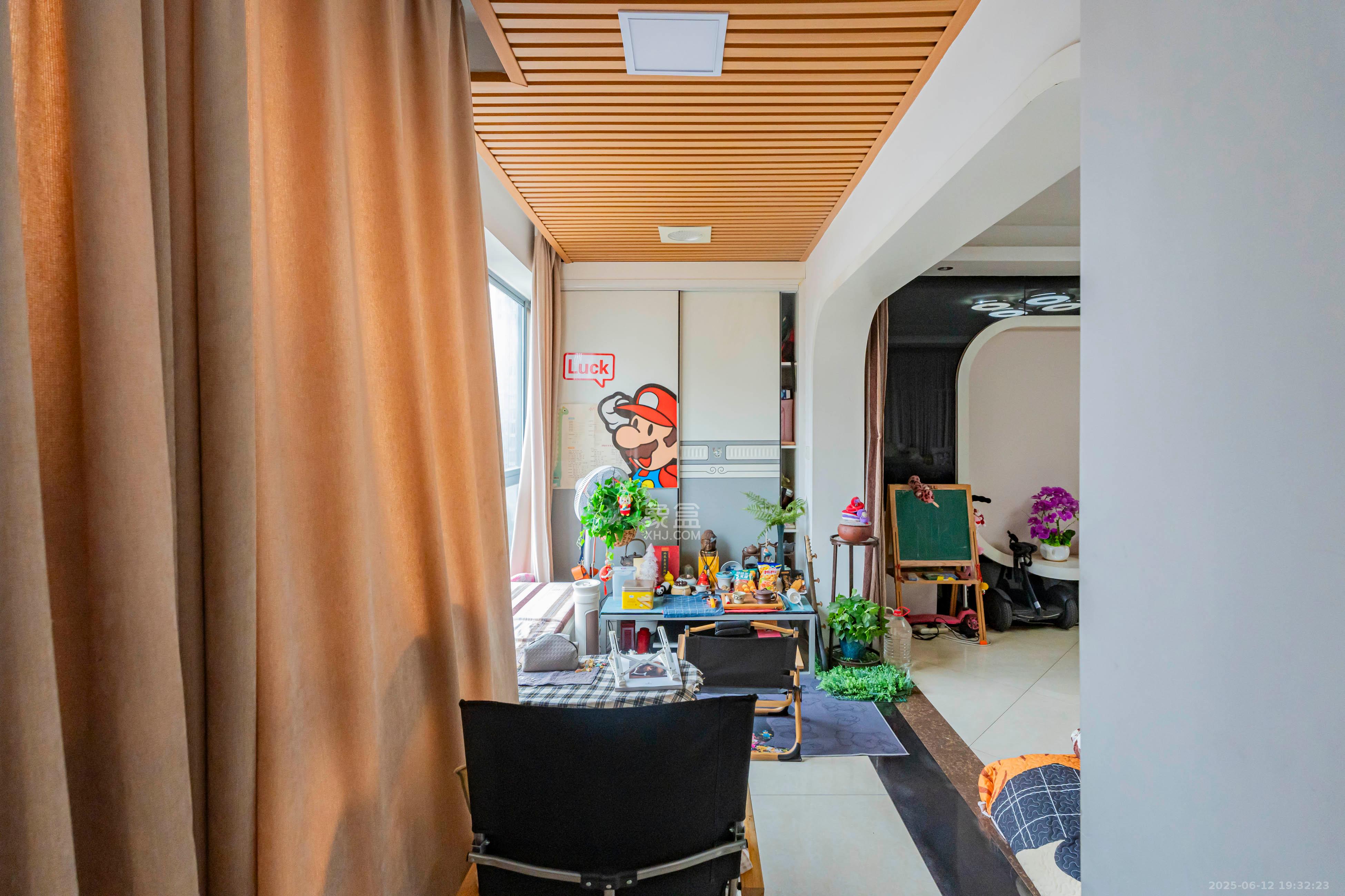 归心苑  4室2厅2卫    168.0万阳台