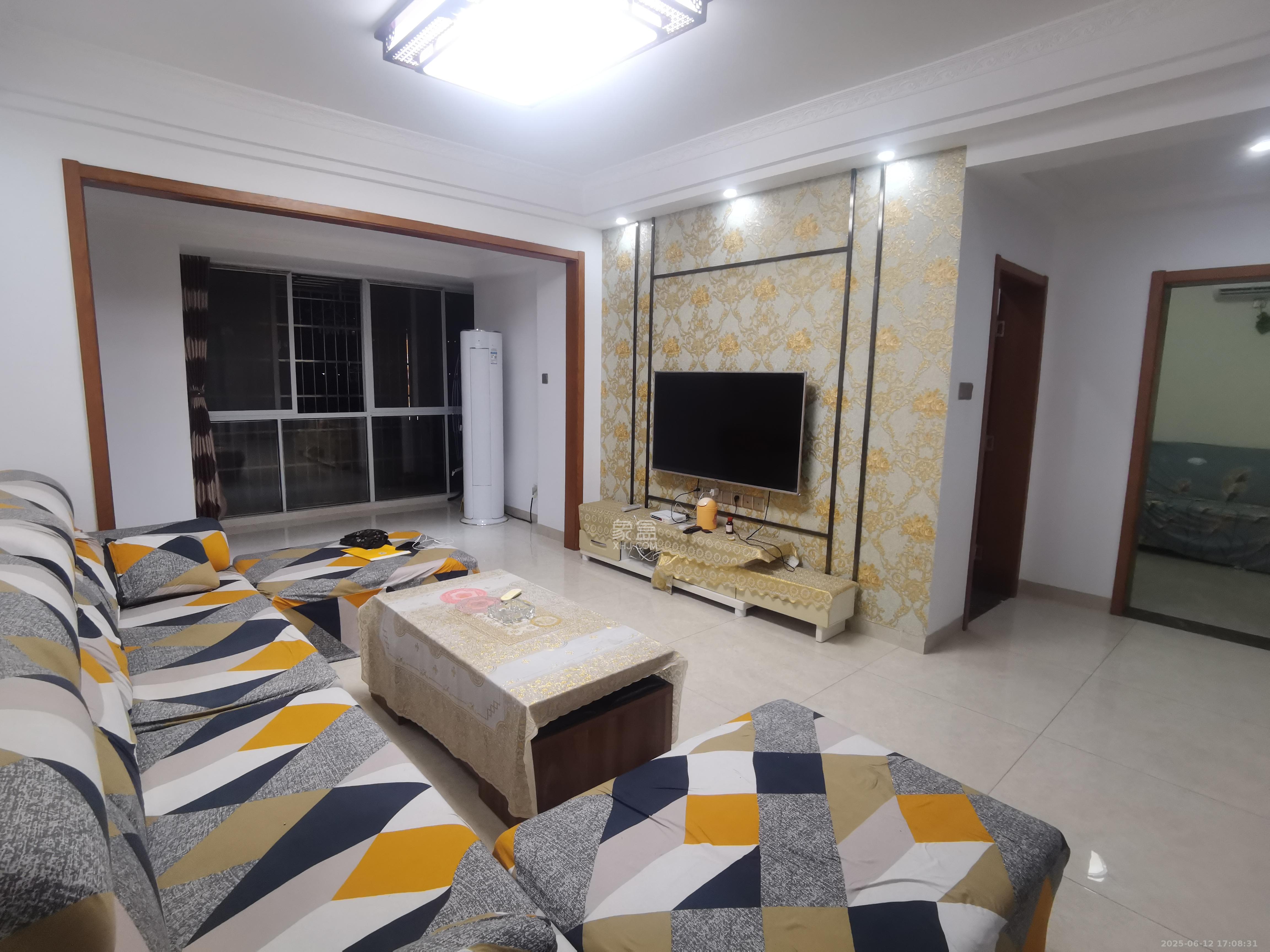 上河国际C区  2室2厅1卫    3000.0元/月室内图