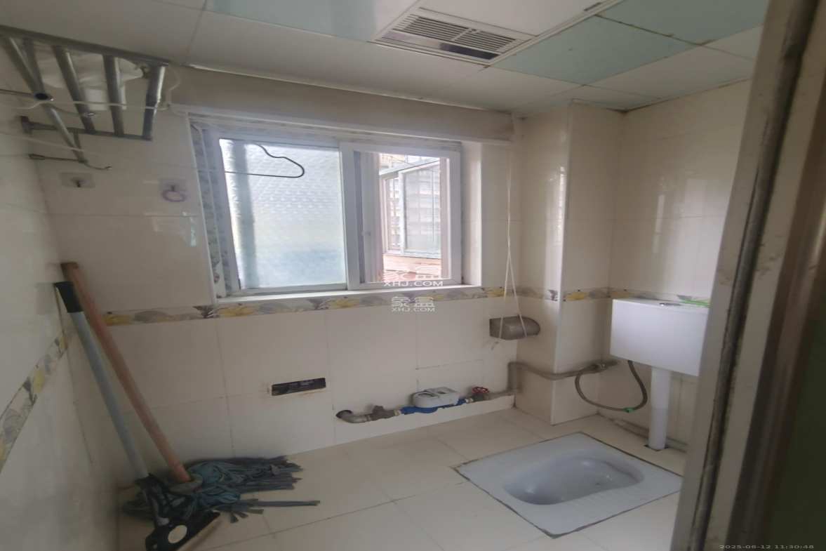 龙吉湾小区(龙瑞尚苑) 3室2厅1卫 1900.00元/月 龙吉湾小区(龙瑞尚苑) 3室2厅1卫 1900.00元/月室内图