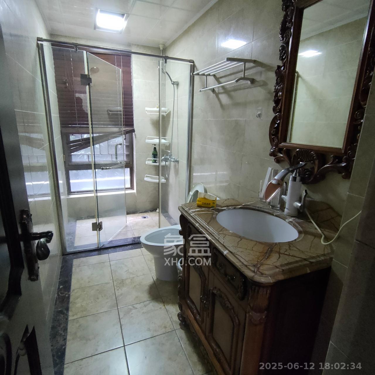 铂宫 3室2厅1卫 3500.0元/月 铂宫 3室2厅1卫 3500.0元/月室内图